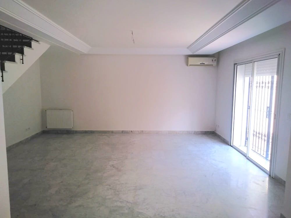 Ain Zaghouan&nbsp;Jardins de Carthage&nbsp;Location&nbsp;Appart. 3 pi�ces&nbsp;Duplex avec jardin aux jardin de carthage