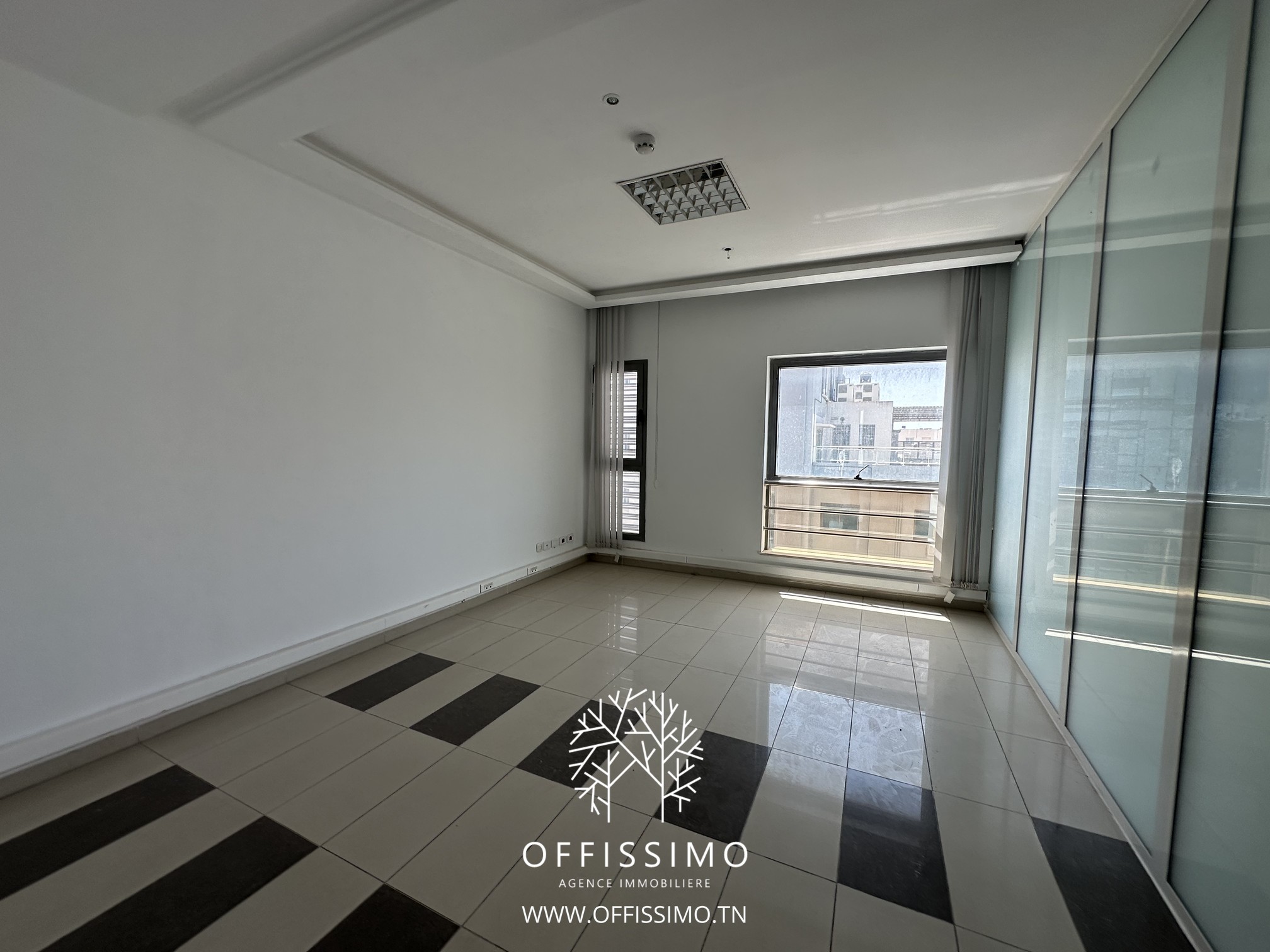 La Marsa&nbsp;Berge Du Lac&nbsp;Bureaux & Commerces&nbsp;Bureau&nbsp;Bureau a5 � disponible au lac 1 ths