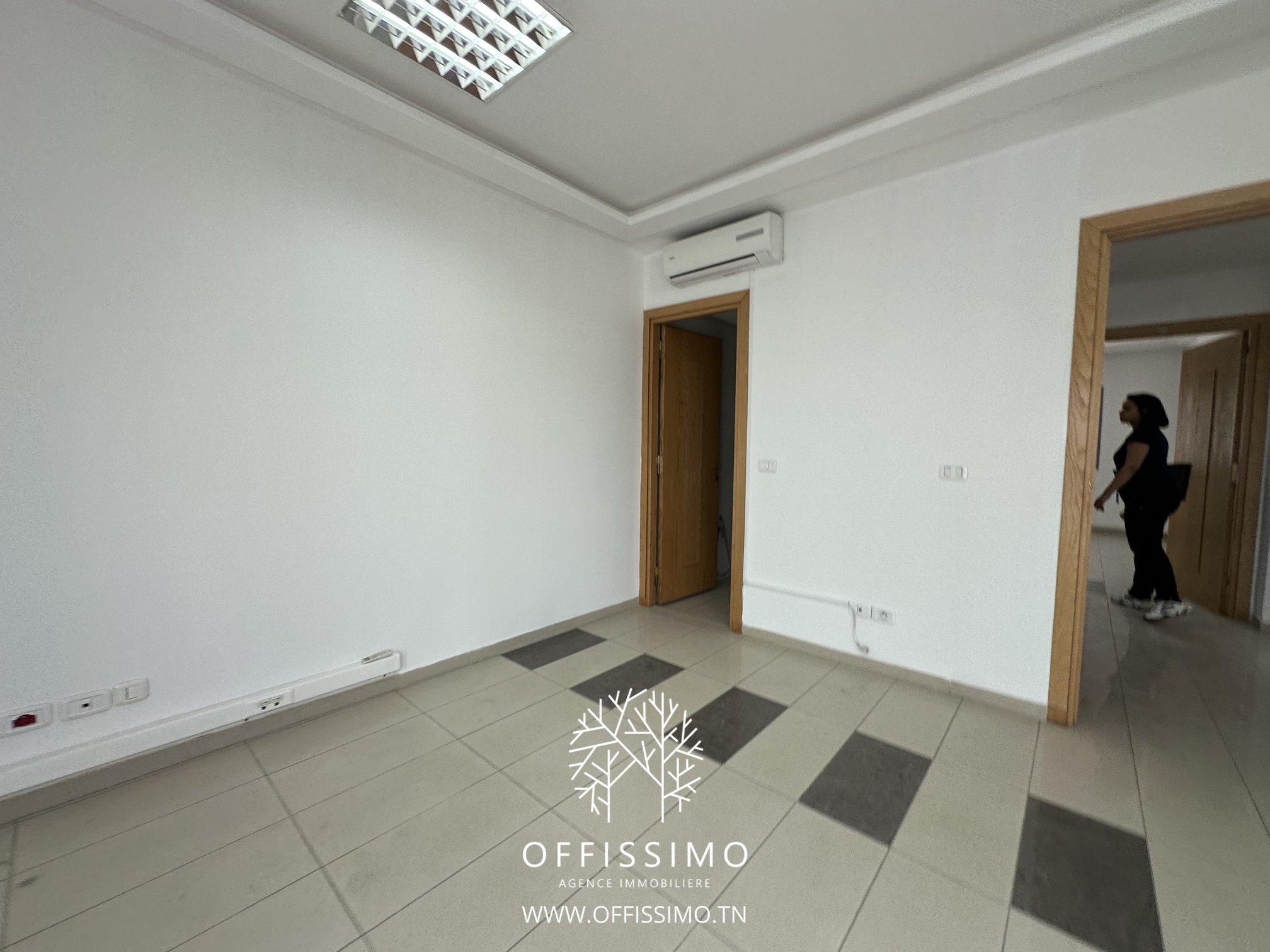 La Marsa&nbsp;Berge Du Lac&nbsp;Bureaux & Commerces&nbsp;Bureau&nbsp;Bureau a5 � disponible au lac 1 ths