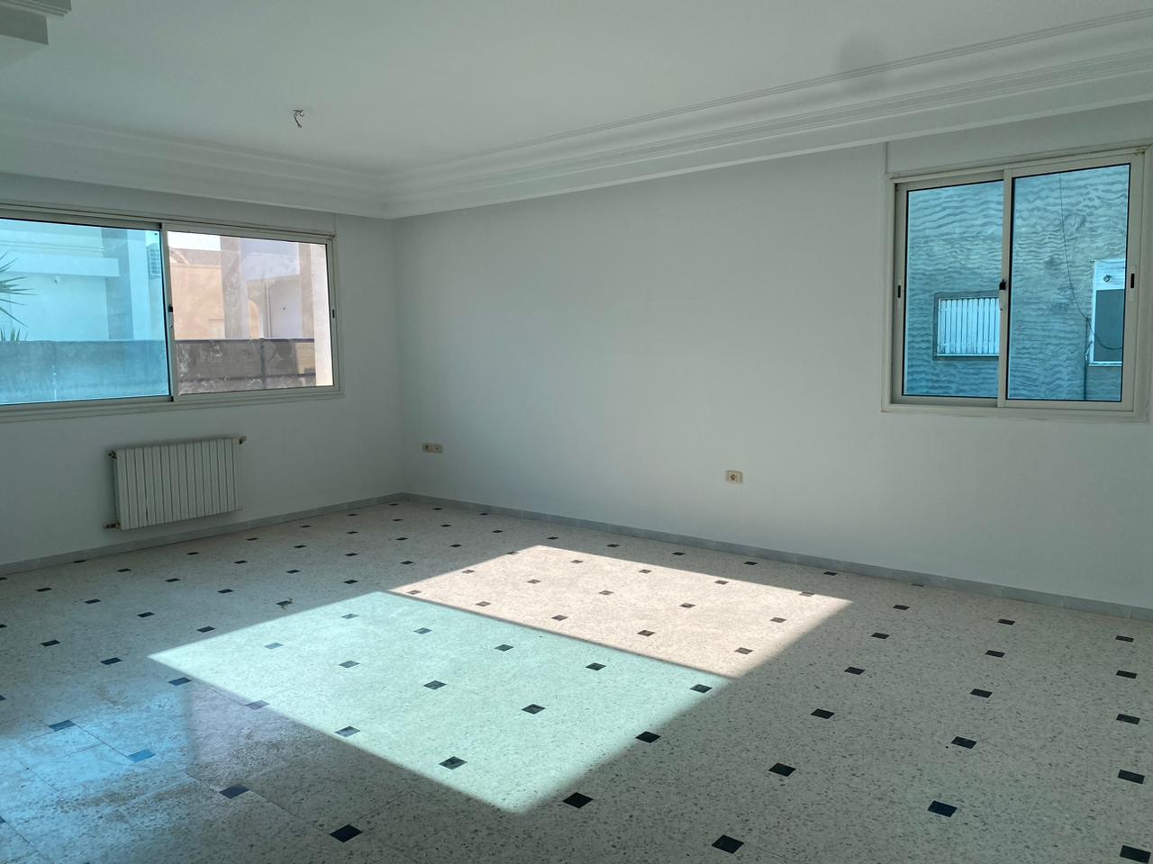 Sousse Ville&nbsp;Sousse&nbsp;Location&nbsp;Appart. 5 pi�ces+&nbsp;Etage s plus 4 � kh�zama est