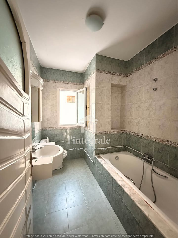 Ariana Ville&nbsp;Cite Ennasr 2&nbsp;Location&nbsp;Appart. 4 pi�ces&nbsp;Magnifique �tage d'une villa s3