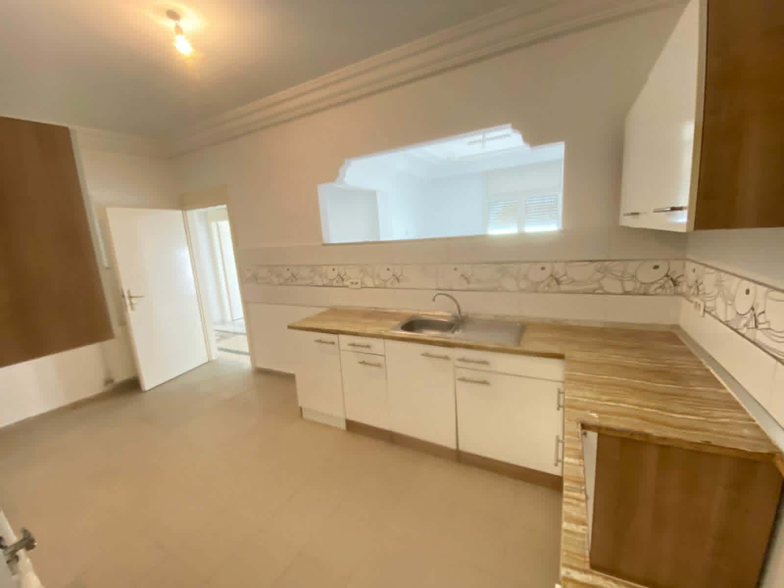 Ariana Ville&nbsp;Riadh Landlous&nbsp;Location&nbsp;Appart. 3 pi�ces&nbsp;S2 dans un immeuble c�t� r�s rihab