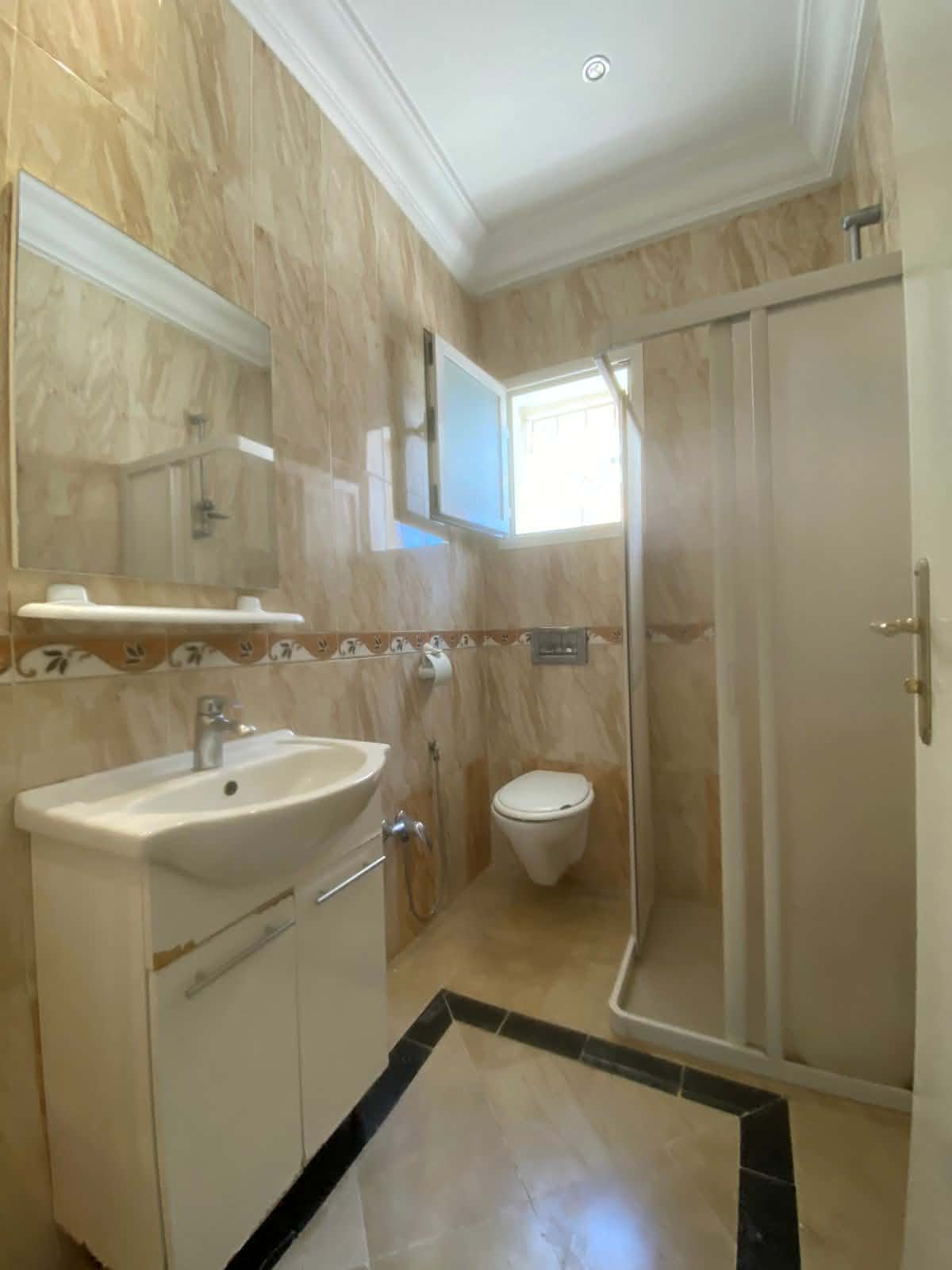 Ariana Ville&nbsp;Riadh Landlous&nbsp;Location&nbsp;Appart. 3 pi�ces&nbsp;S2 dans un immeuble c�t� r�s rihab