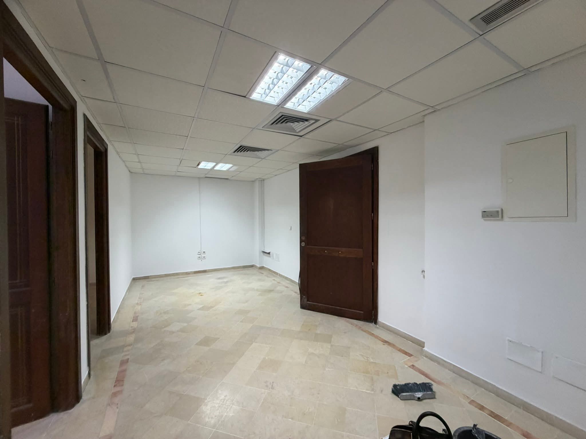 Ariana Ville&nbsp;Borj El Baccouche&nbsp;Bureaux & Commerces&nbsp;Bureau&nbsp;Borj bacouch loc bur h4