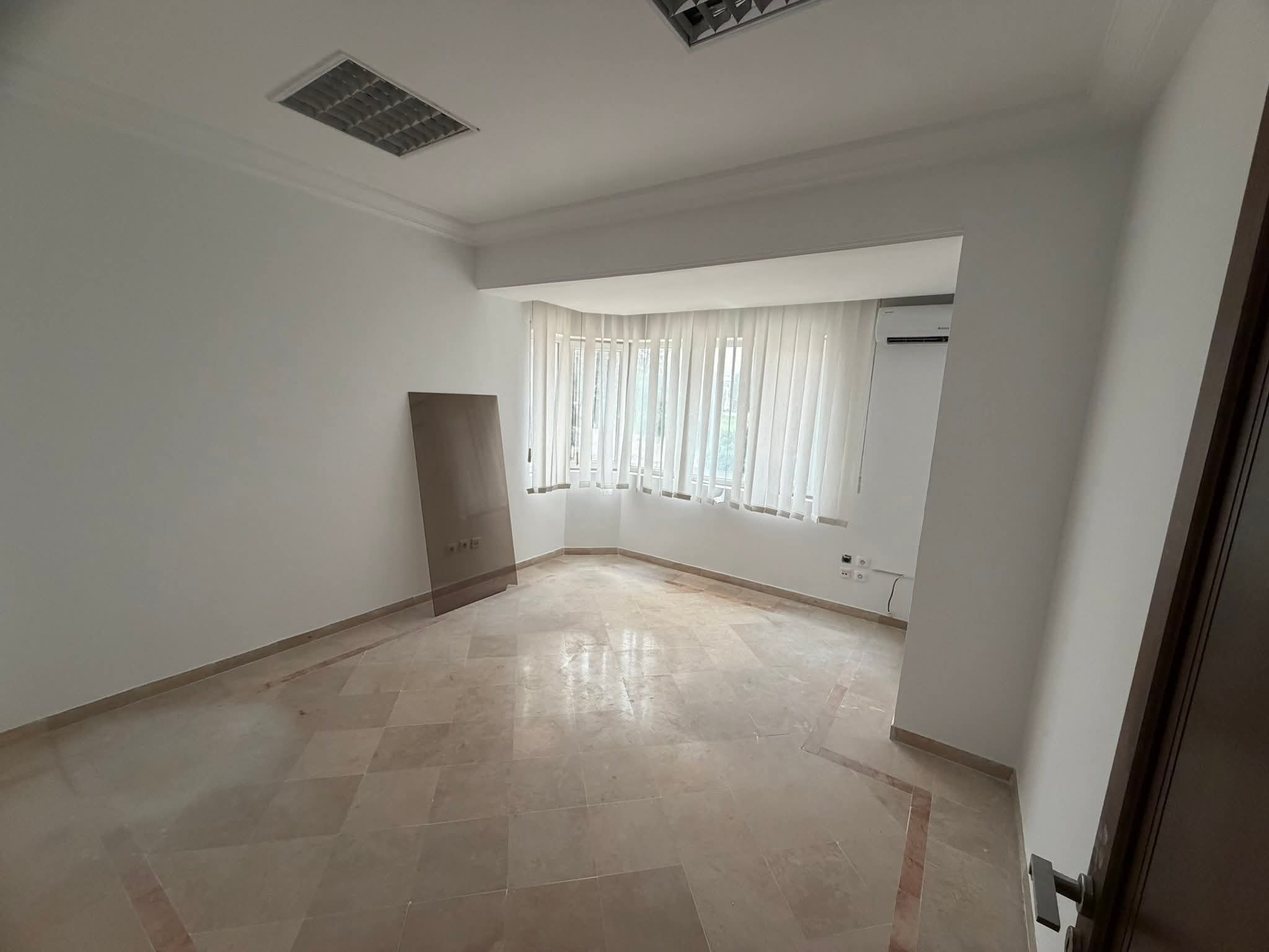 Ariana Ville&nbsp;Borj El Baccouche&nbsp;Bureaux & Commerces&nbsp;Bureau&nbsp;Ariana borj baccouch vnt bureau