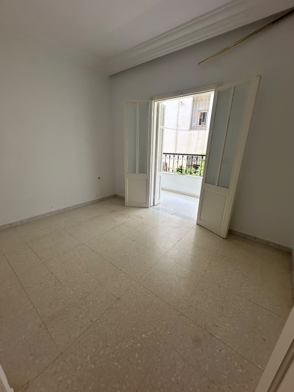 Ain Zaghouan&nbsp;Ain Zaghouan&nbsp;Location&nbsp;Appart. 4 pi�ces&nbsp;6etage de villa spacieux