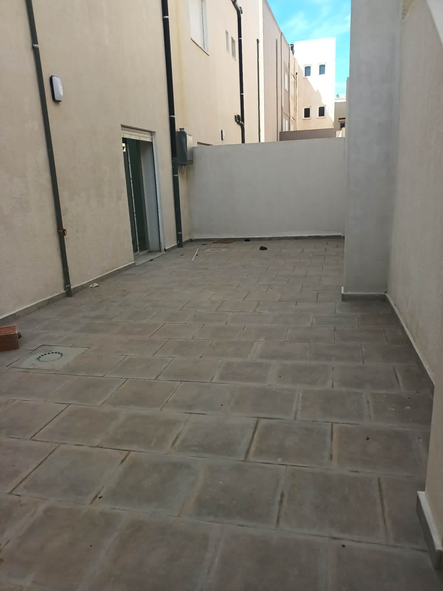 Bizerte Nord&nbsp;Bizerte&nbsp;Location&nbsp;Appart. 1 pi�ce&nbsp;Un super appartement neuf � corniche bizerte