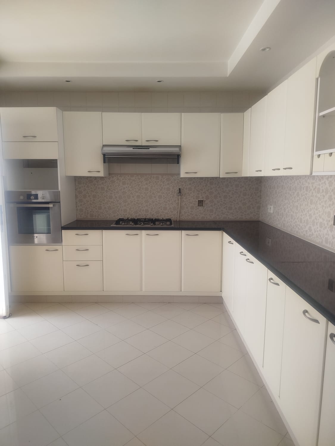 El Menzah&nbsp;Mutuelle Ville&nbsp;Location&nbsp;Maisons&nbsp;Une magnifique villa � grand jardin � notre dame