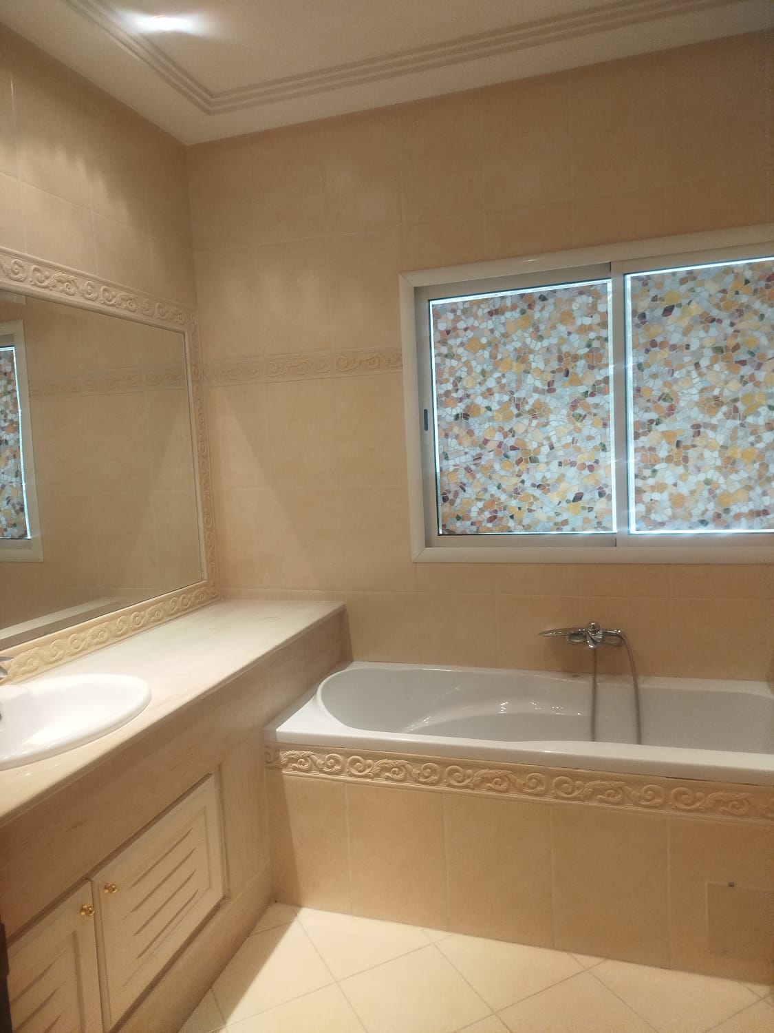 El Menzah&nbsp;Mutuelle Ville&nbsp;Location&nbsp;Maisons&nbsp;Une magnifique villa � grand jardin � notre dame