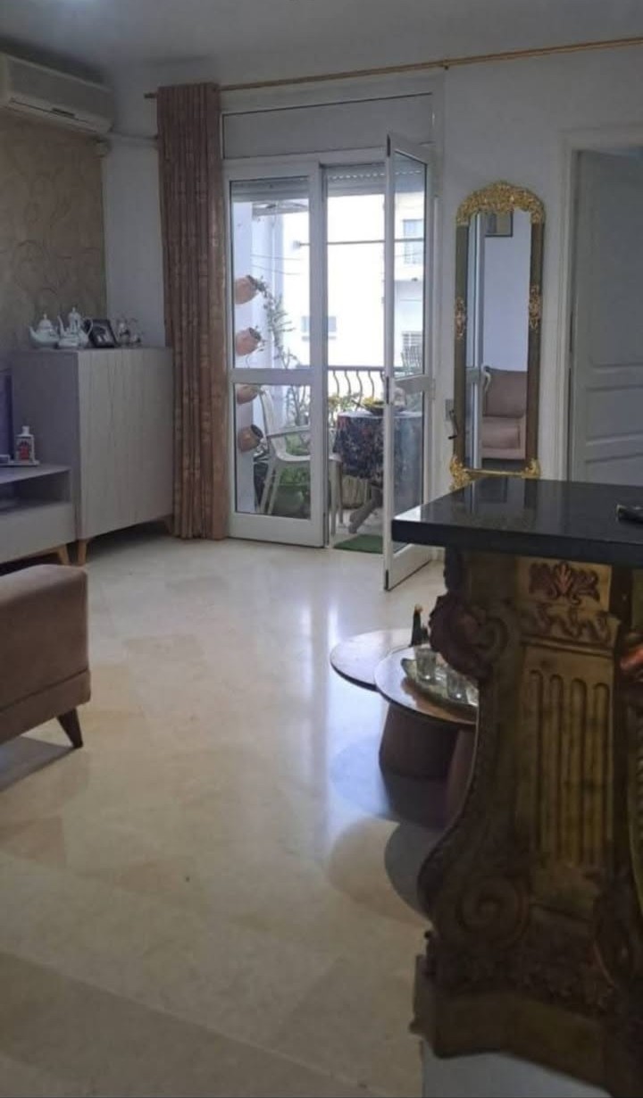 La Marsa&nbsp;El Aouina&nbsp;Vente&nbsp;Appart. 4 pi�ces&nbsp;Un joli appartement s3 � cit� wahat laouina