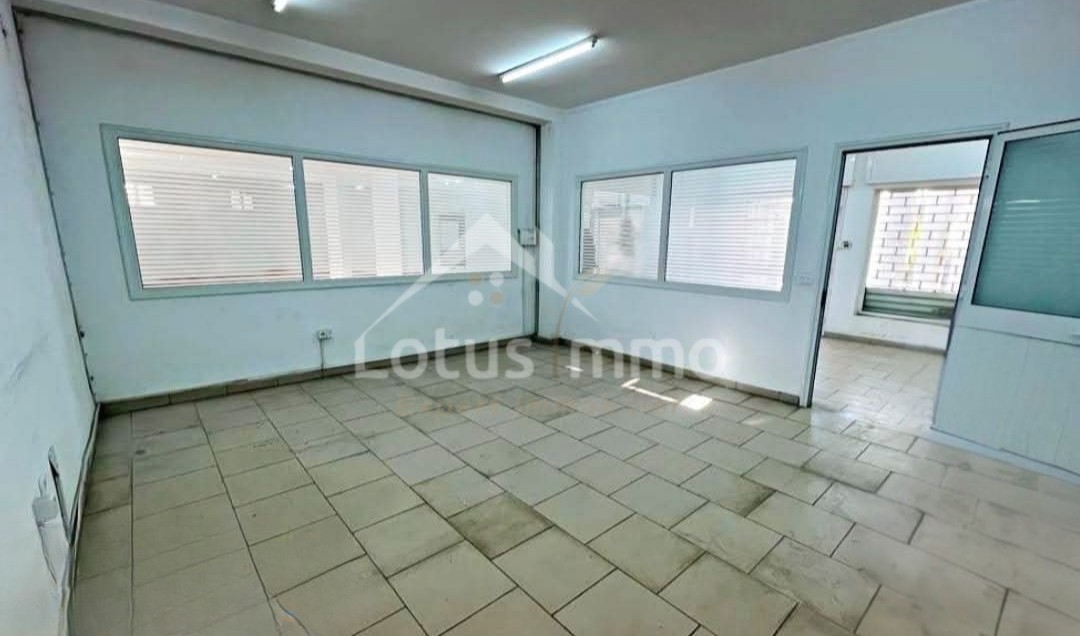 El Omrane Superieur&nbsp;El Omrane Superieur&nbsp;Bureaux & Commerces&nbsp;Atelier,Garage&nbsp;Local commercial ou bureautique