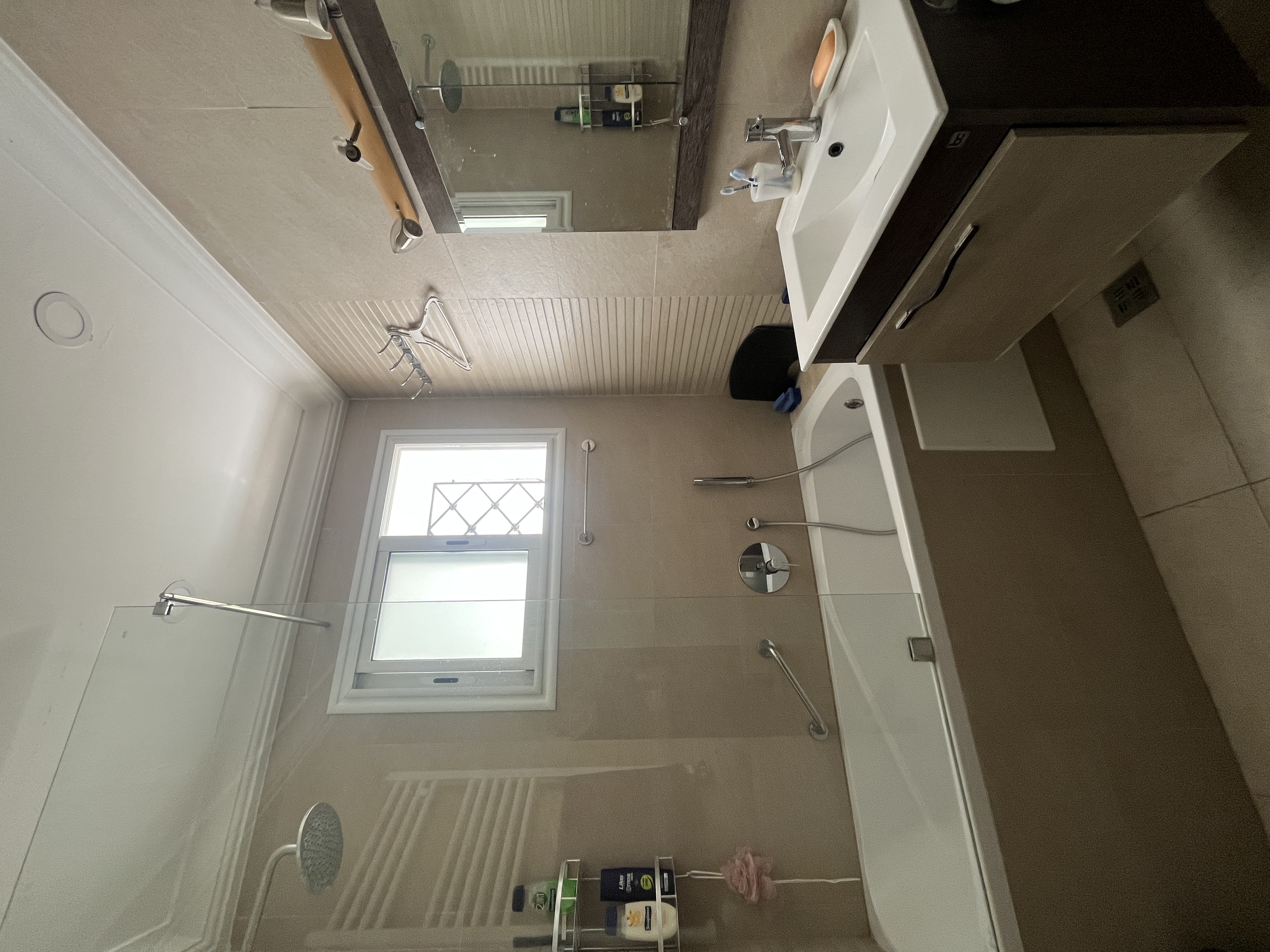 Ariana Ville&nbsp;Cite Ennasr 1&nbsp;Location&nbsp;Appart. 5 pi�ces+&nbsp;Grand appartement familial ennaser 1