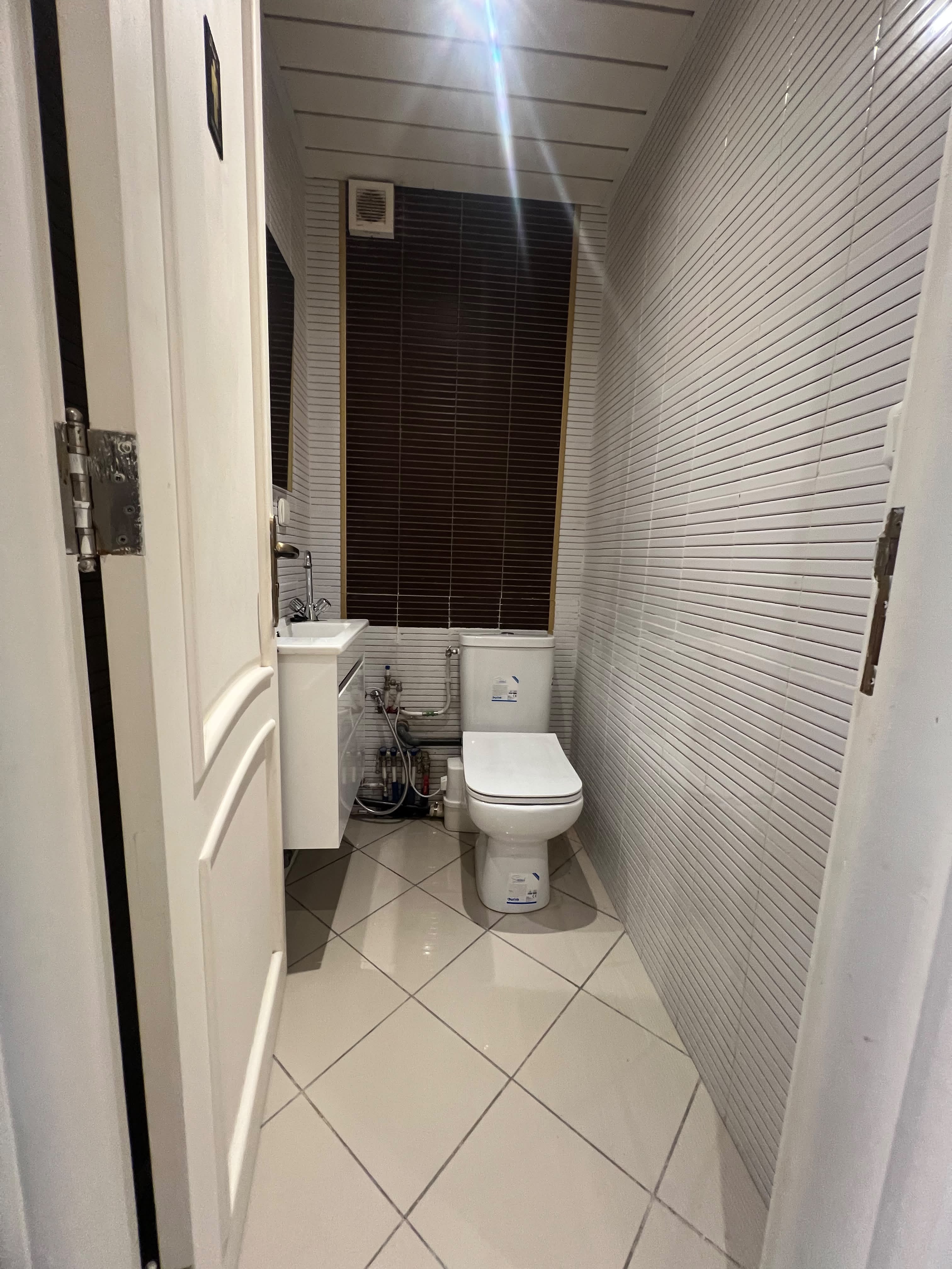 La Marsa&nbsp;Berge Du Lac&nbsp;Location&nbsp;Appart. 4 pi�ces&nbsp;Bureau open space et 3 pieces au lac 1