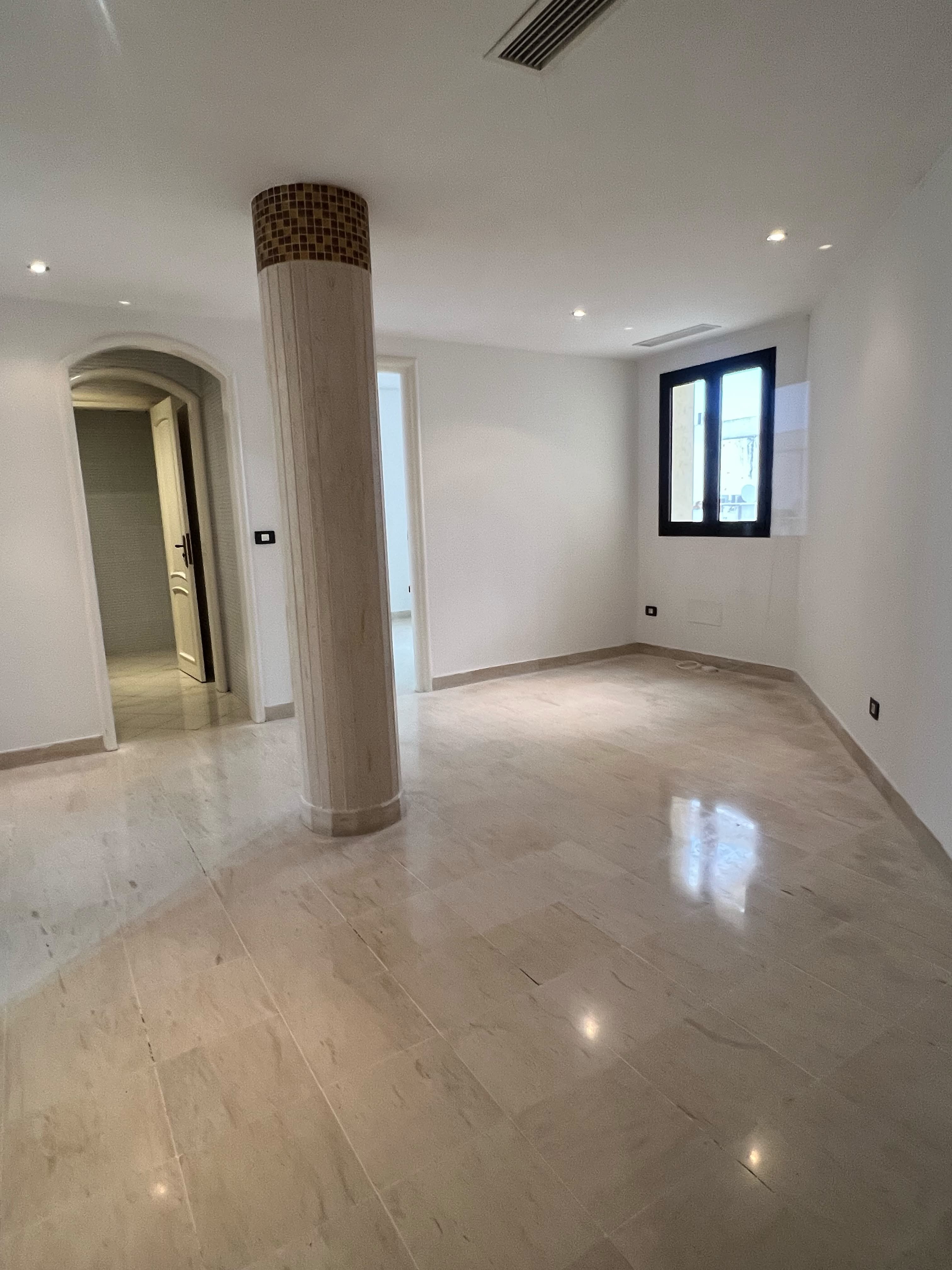 La Marsa&nbsp;Berge Du Lac&nbsp;Location&nbsp;Appart. 4 pi�ces&nbsp;Bureau op et 3p au lac 1