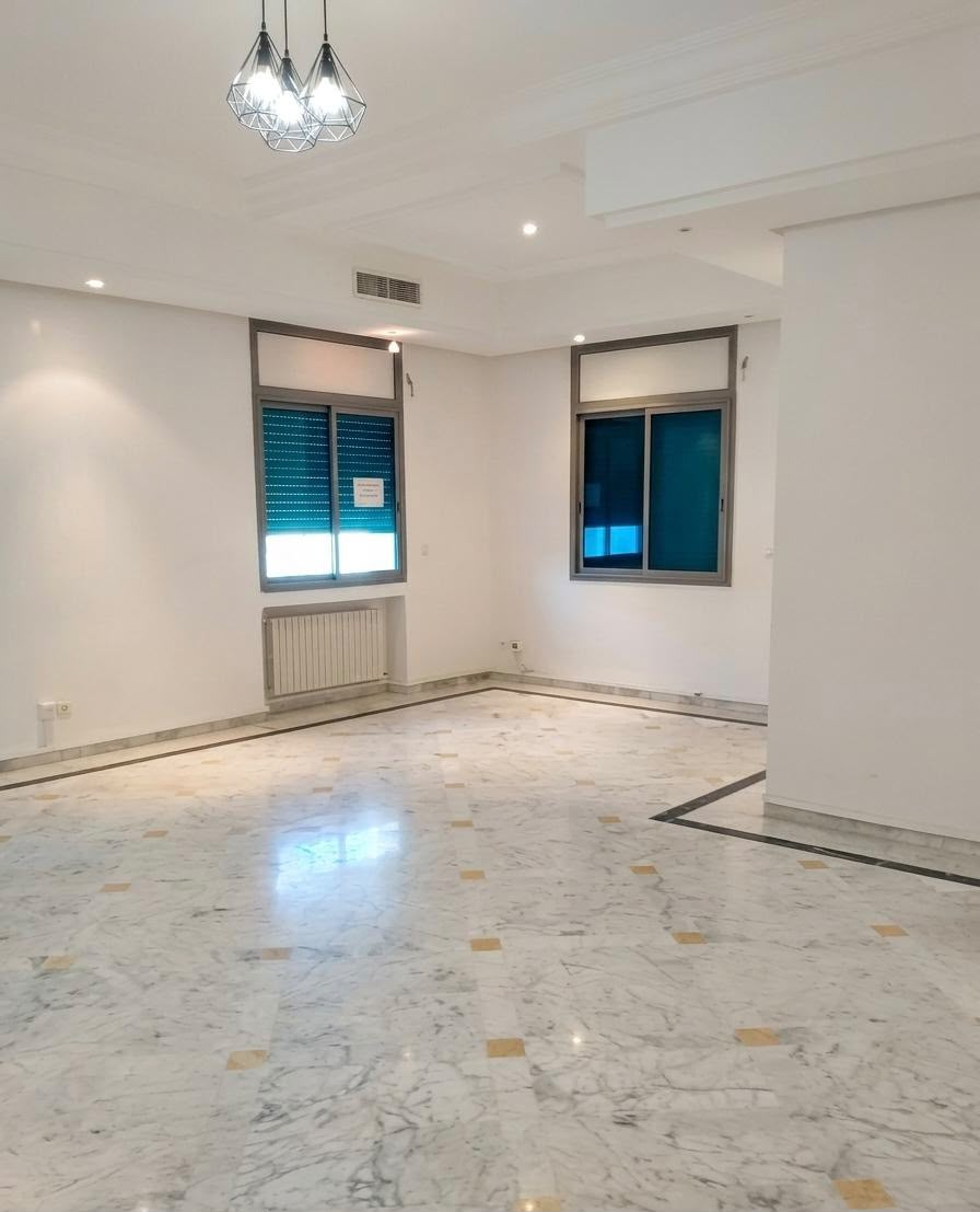 La Marsa&nbsp;Berge Du Lac&nbsp;Location&nbsp;Appart. 4 pi�ces&nbsp;Bur h et 4p au lac 1