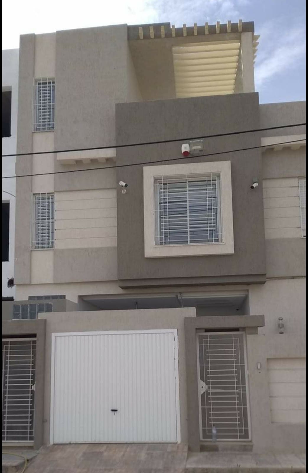Raoued&nbsp;Cite Ennour Jaafar&nbsp;Location&nbsp;Maisons&nbsp;Etage de villa lotissement ettaalok