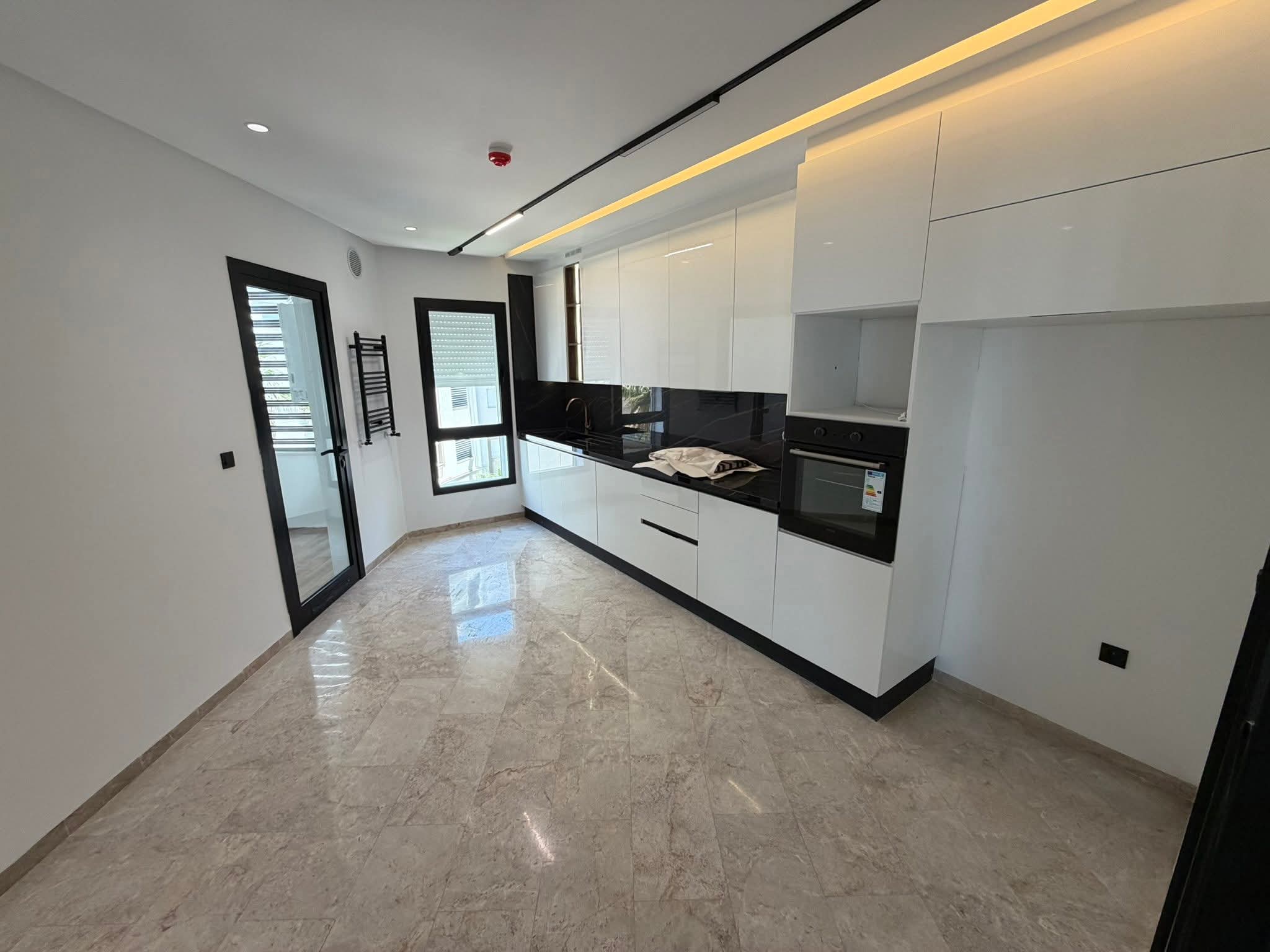 El Menzah&nbsp;El Menzah 9&nbsp;Location&nbsp;Appart. 3 pi�ces&nbsp;S2 neuf 1800 d menzah 9c