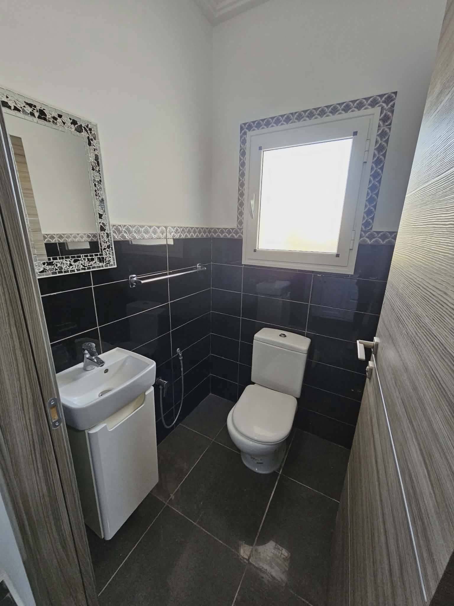 Ariana Ville&nbsp;Cite Ennasr 1&nbsp;Bureaux & Commerces&nbsp;Bureau&nbsp;Bureau h1 1100d ennasr 1
