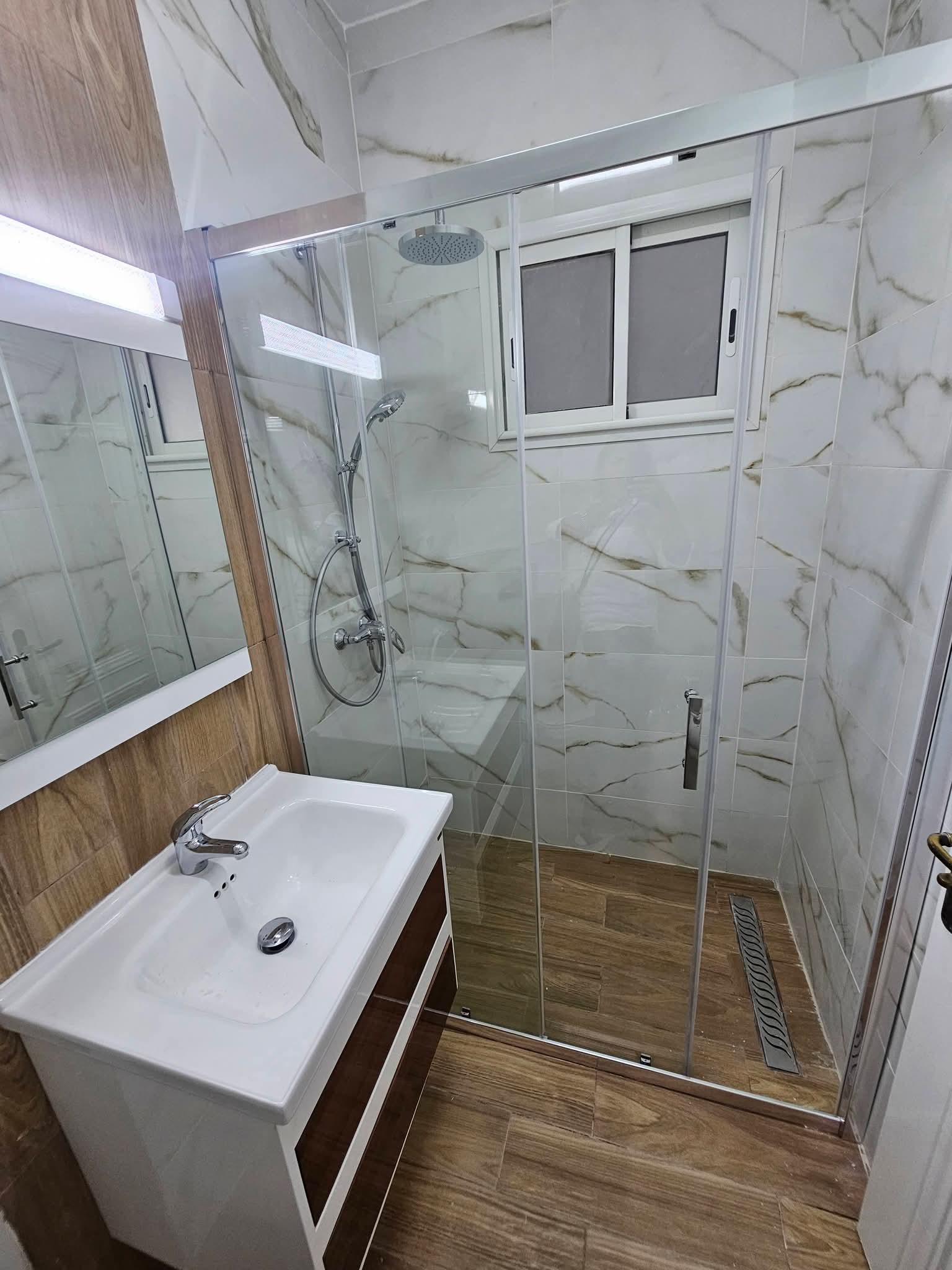 Ariana Ville&nbsp;Cite Ennasr 2&nbsp;Location&nbsp;Appart. 3 pi�ces&nbsp;S2 avec jardin 1400d ennasr 2