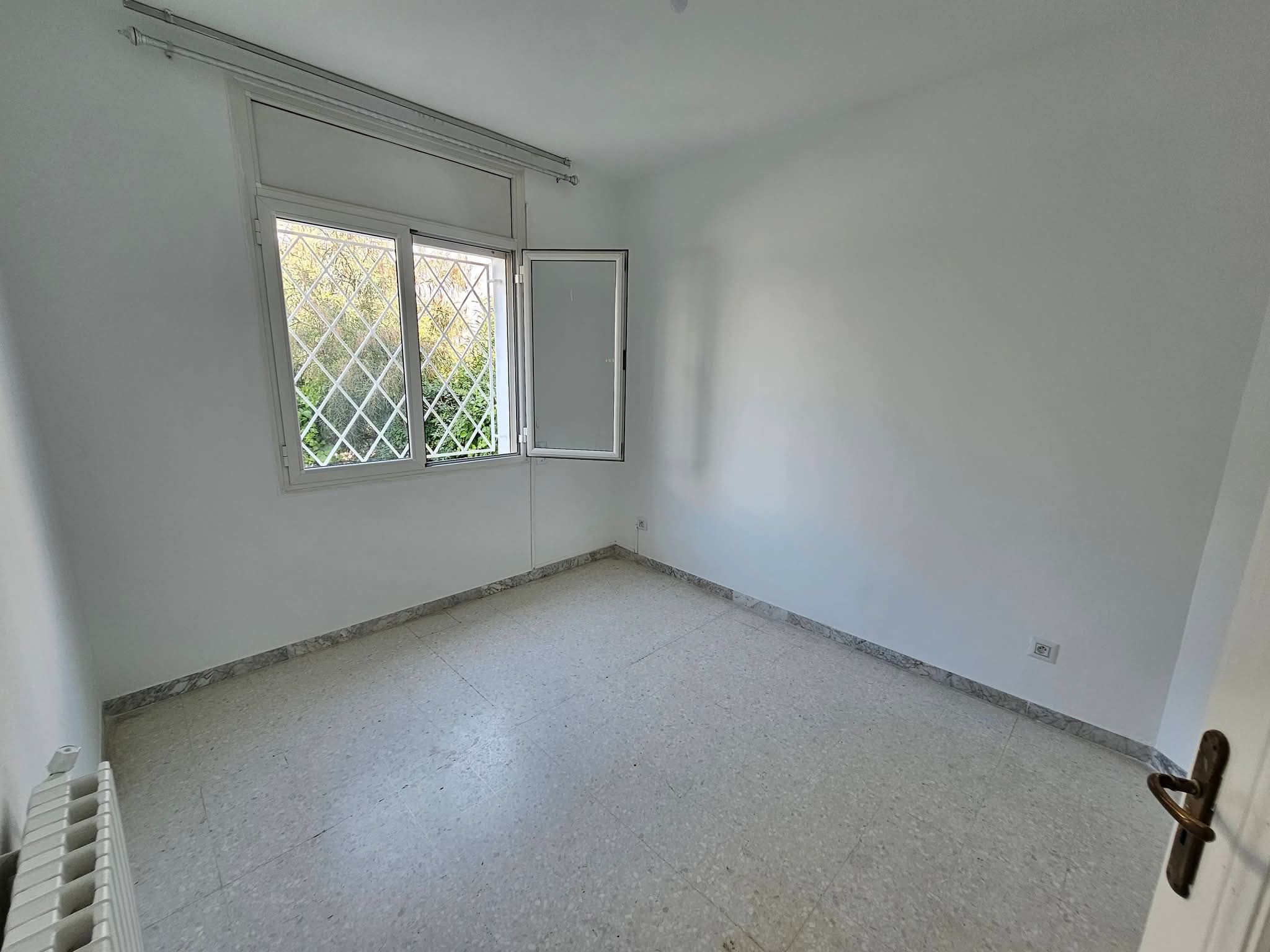 Ariana Ville&nbsp;Cite Ennasr 2&nbsp;Location&nbsp;Appart. 3 pi�ces&nbsp;S2 avec jardin 1400d ennasr 2