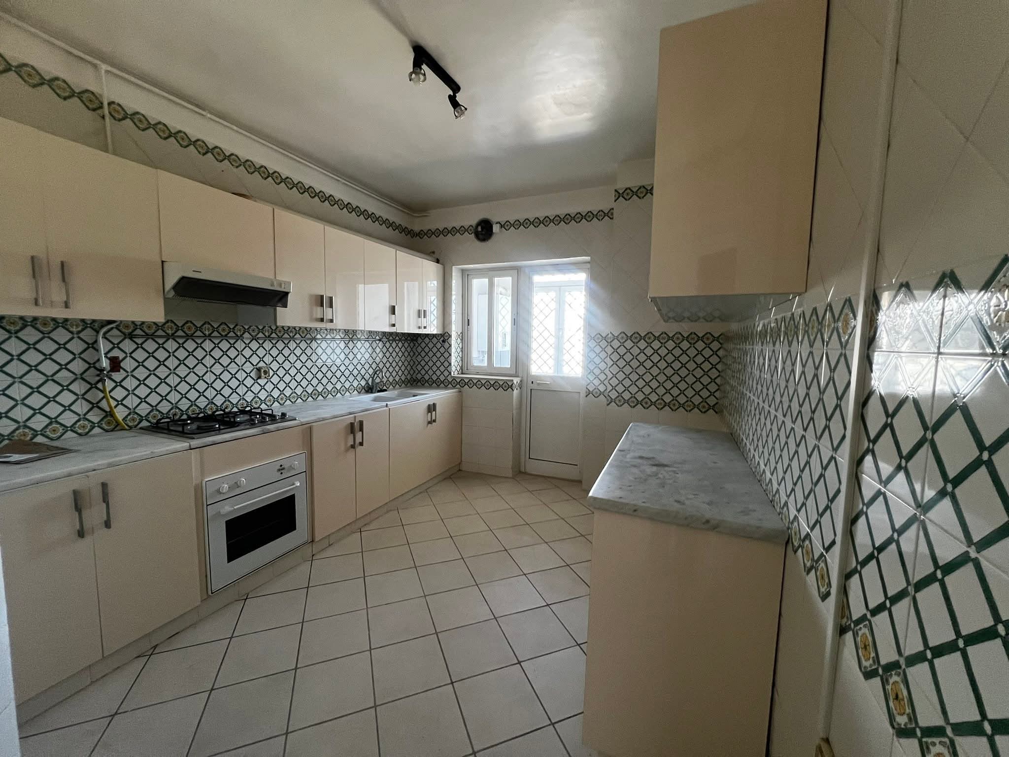 La Marsa&nbsp;Berge Du Lac&nbsp;Location&nbsp;Appart. 3 pi�ces&nbsp;S2 1800 d lac 1 usage habitation ou bureautique