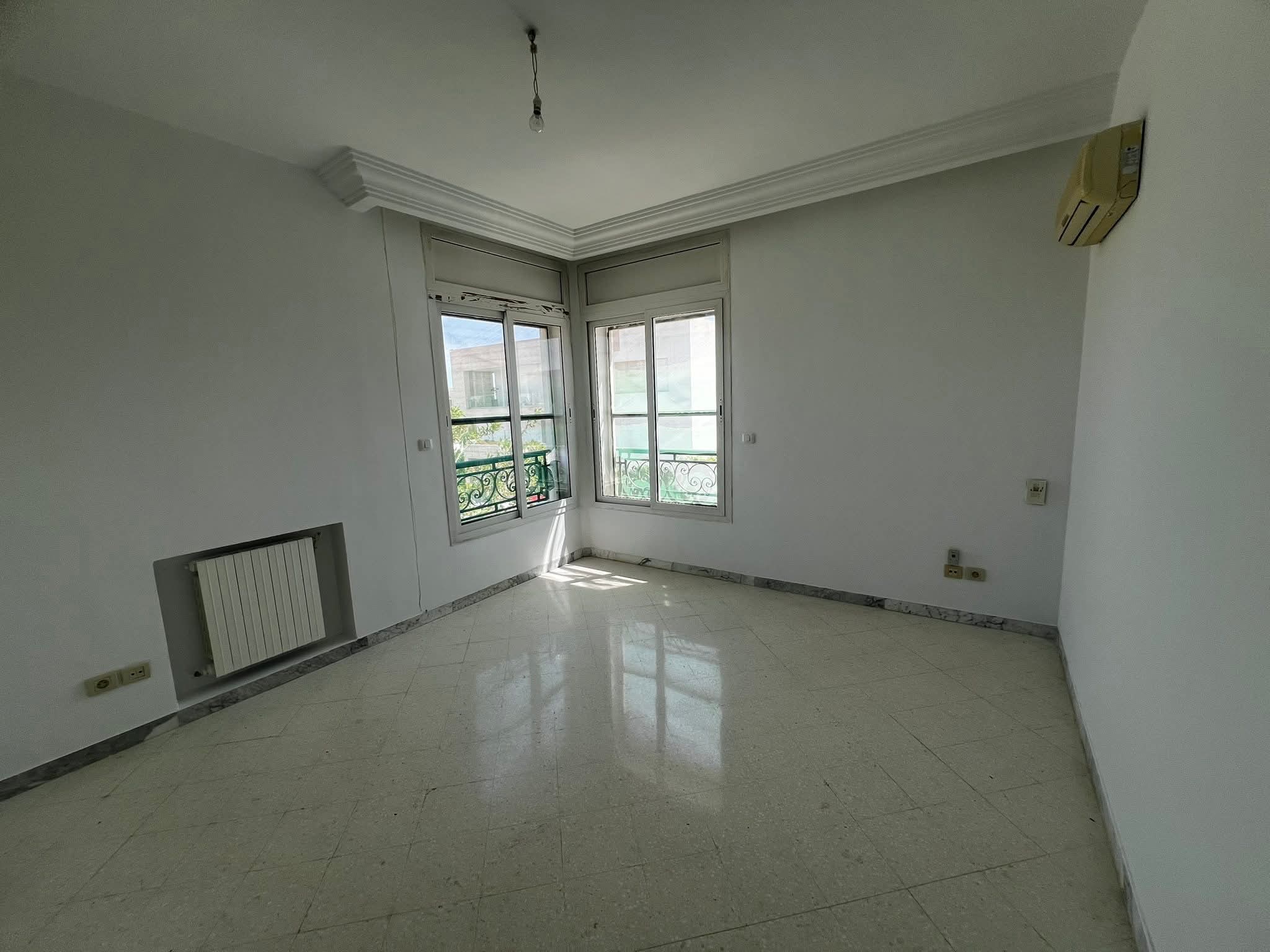 La Marsa&nbsp;Berge Du Lac&nbsp;Location&nbsp;Appart. 3 pi�ces&nbsp;S2 1800 d lac 1 usage habitation ou bureautique