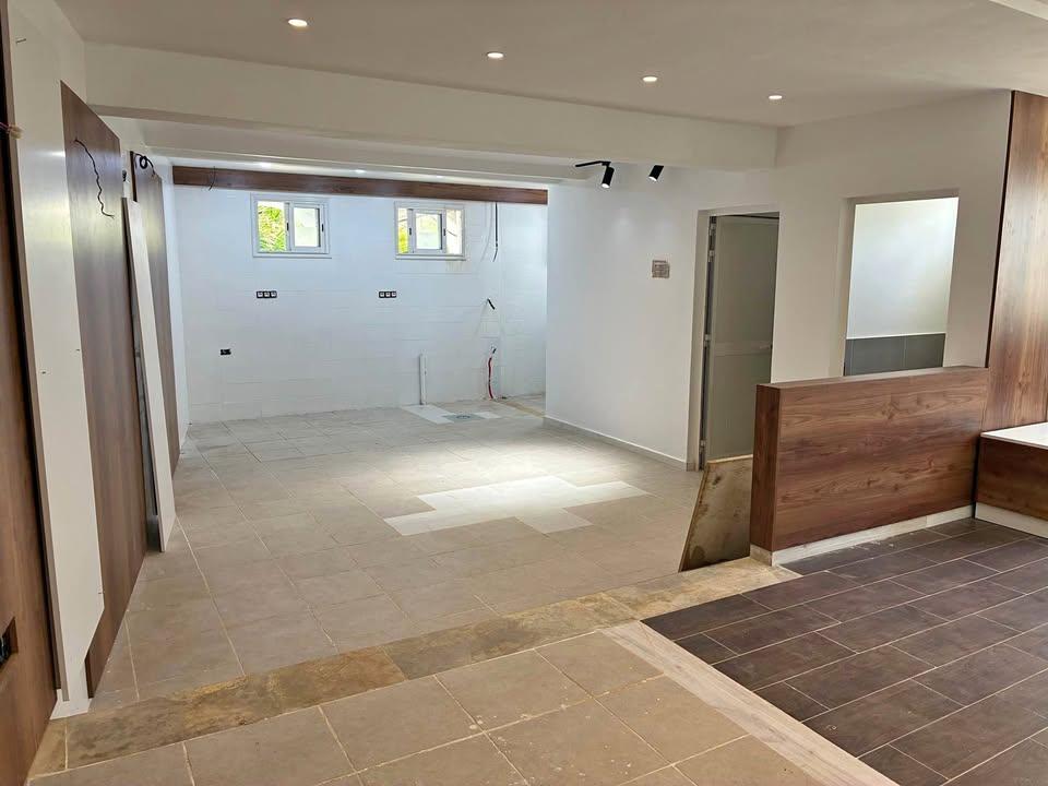 El Menzah&nbsp;El Manar 2&nbsp;Bureaux & Commerces&nbsp;Bureau&nbsp;Local bureautique manar 2 2500 d