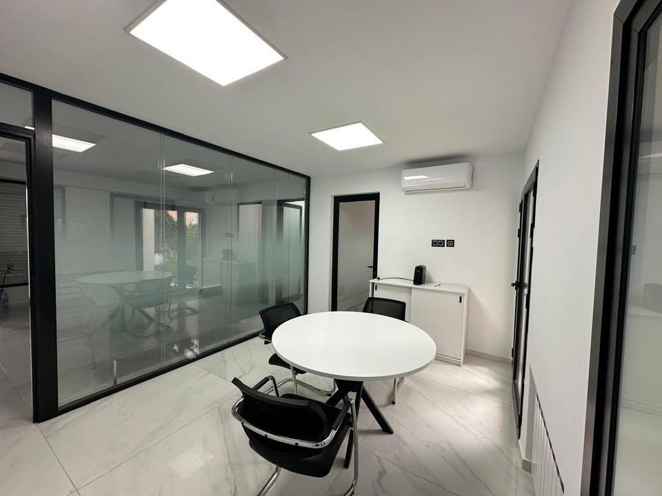 Ariana Ville&nbsp;El Menzah 5&nbsp;Bureaux & Commerces&nbsp;Bureau&nbsp;Bureau am�nag� neuf a menzah 5