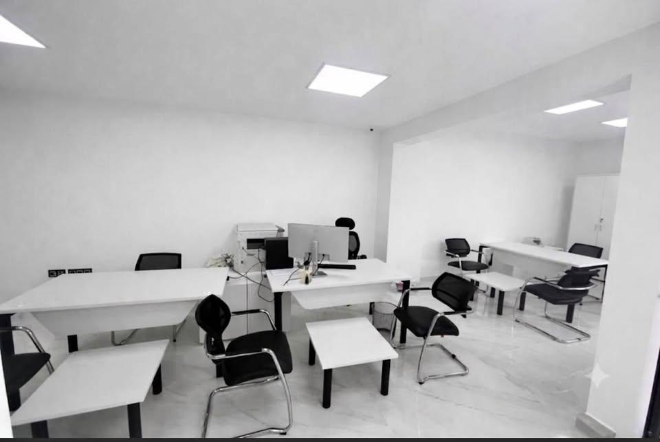Ariana Ville&nbsp;El Menzah 5&nbsp;Bureaux & Commerces&nbsp;Bureau&nbsp;Bureau am�nag� neuf a menzah 5