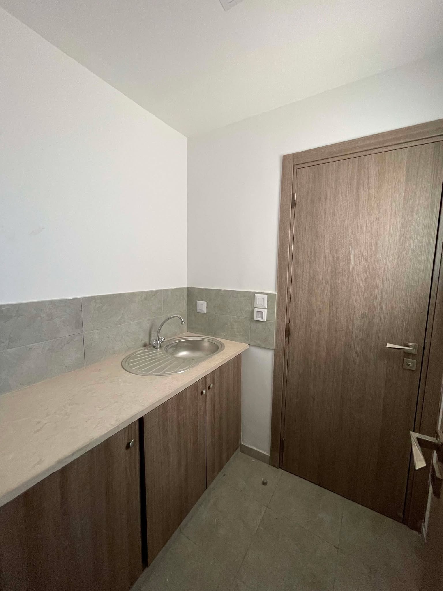 Ezzahra&nbsp;Ezzahra&nbsp;Bureaux & Commerces&nbsp;Bureau&nbsp;Bureau s2 rades