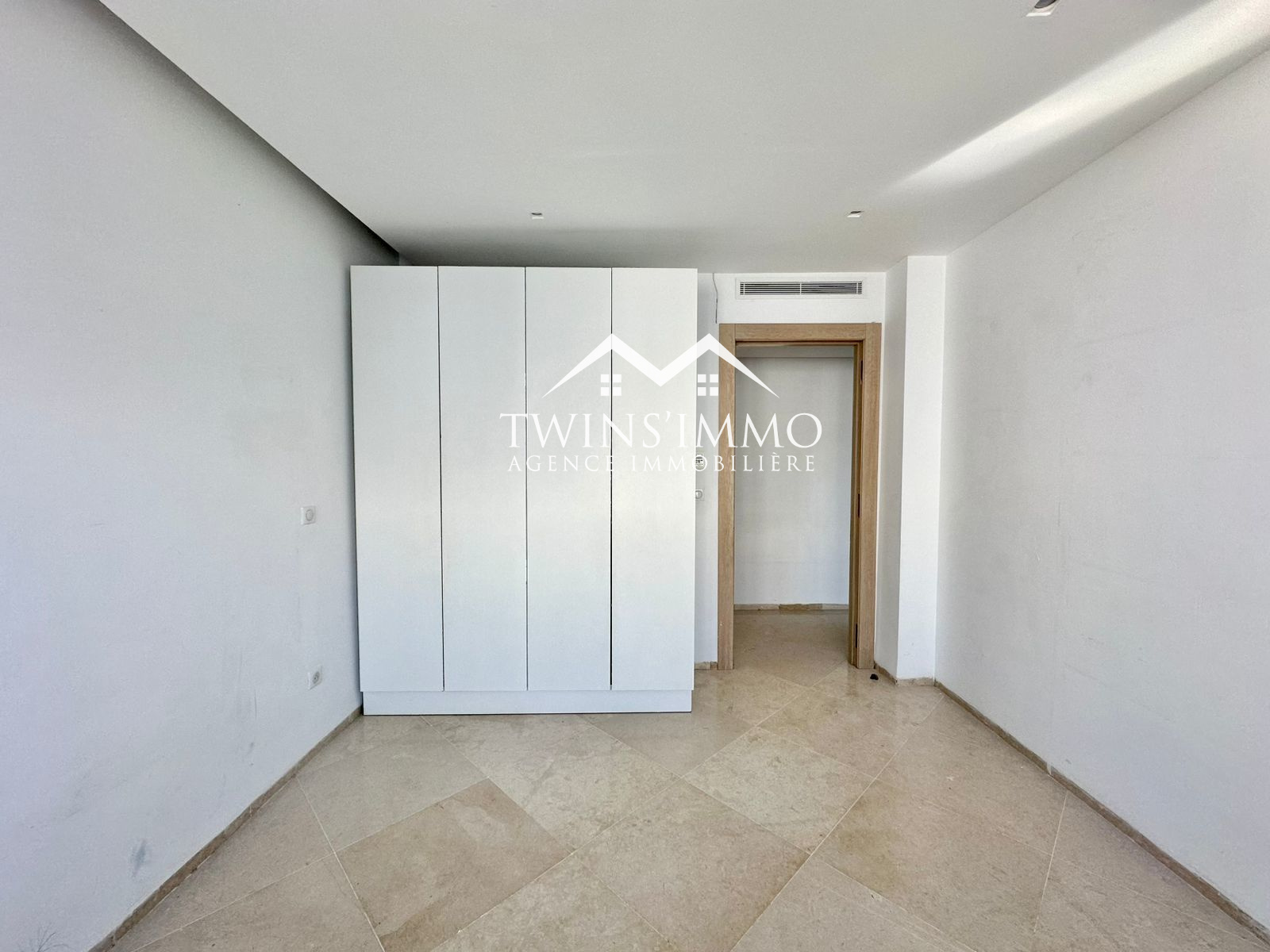 La Marsa&nbsp;Marsa Ennassim&nbsp;Location&nbsp;Appart. 4 pi�ces&nbsp;�tage de villa s4 � marsa ennassim