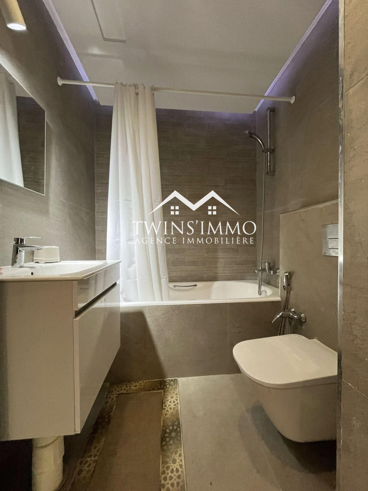 La Marsa&nbsp;Berge Du Lac&nbsp;Location&nbsp;Appart. 2 pi�ces&nbsp;Appartement meubl� aux berges du lac 2 vue lac