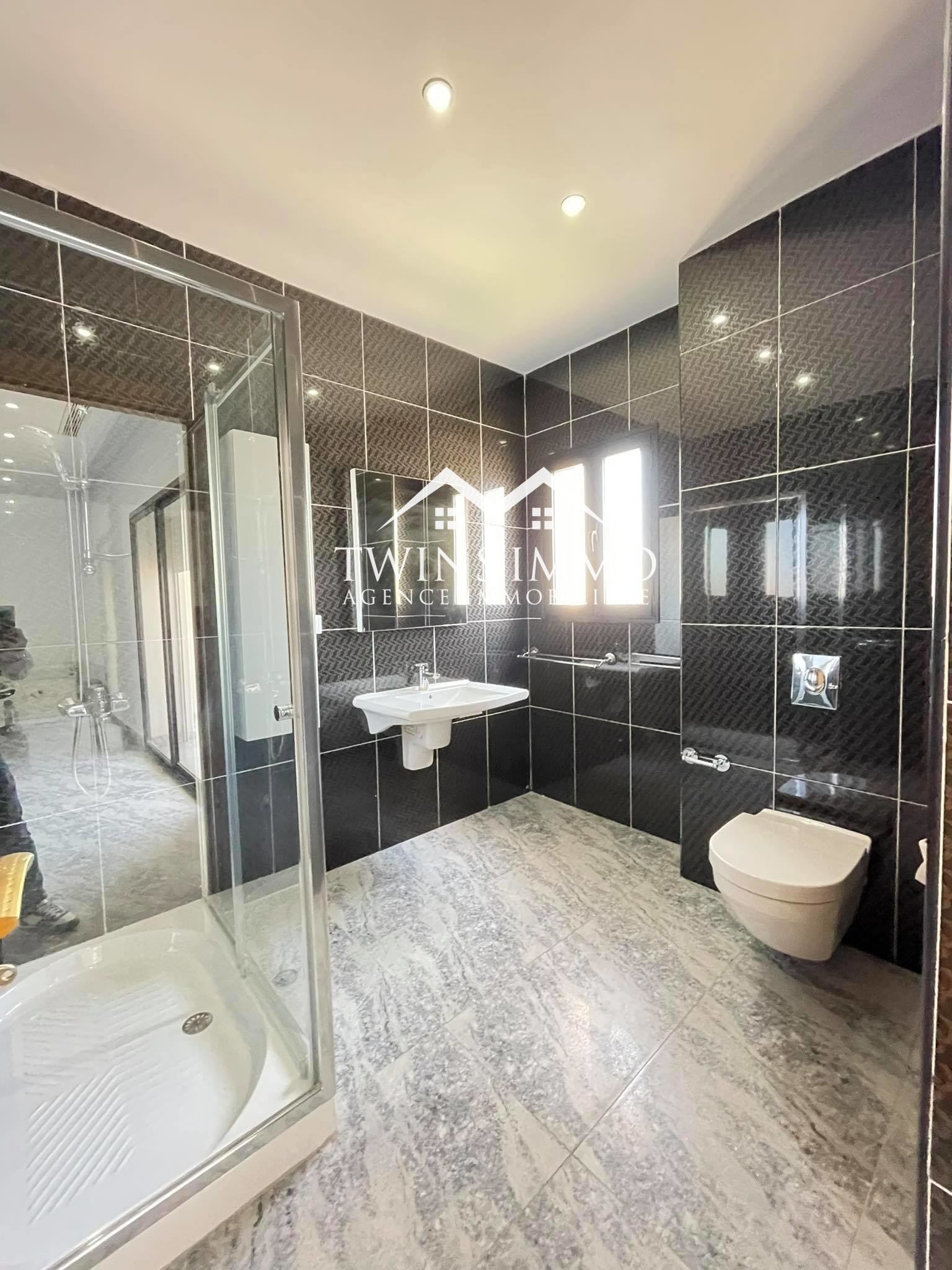 La Marsa&nbsp;Marsa Erriadh&nbsp;Bureaux & Commerces&nbsp;Bureau&nbsp;Bureau a3 � la marsa