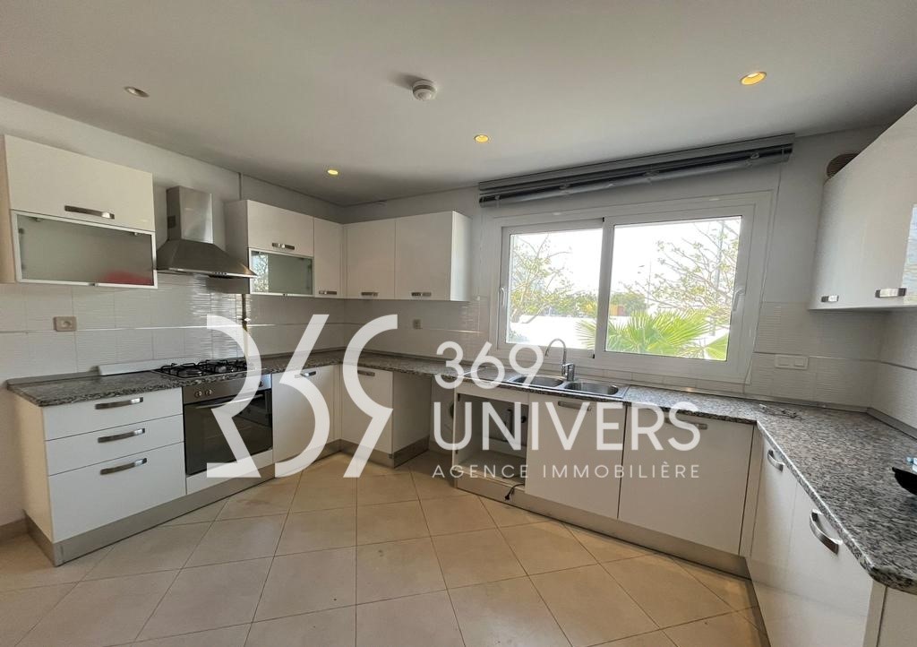 La Marsa&nbsp;Gammart&nbsp;Location&nbsp;Maisons&nbsp;Villa avec piscine � gammarth ref rh017