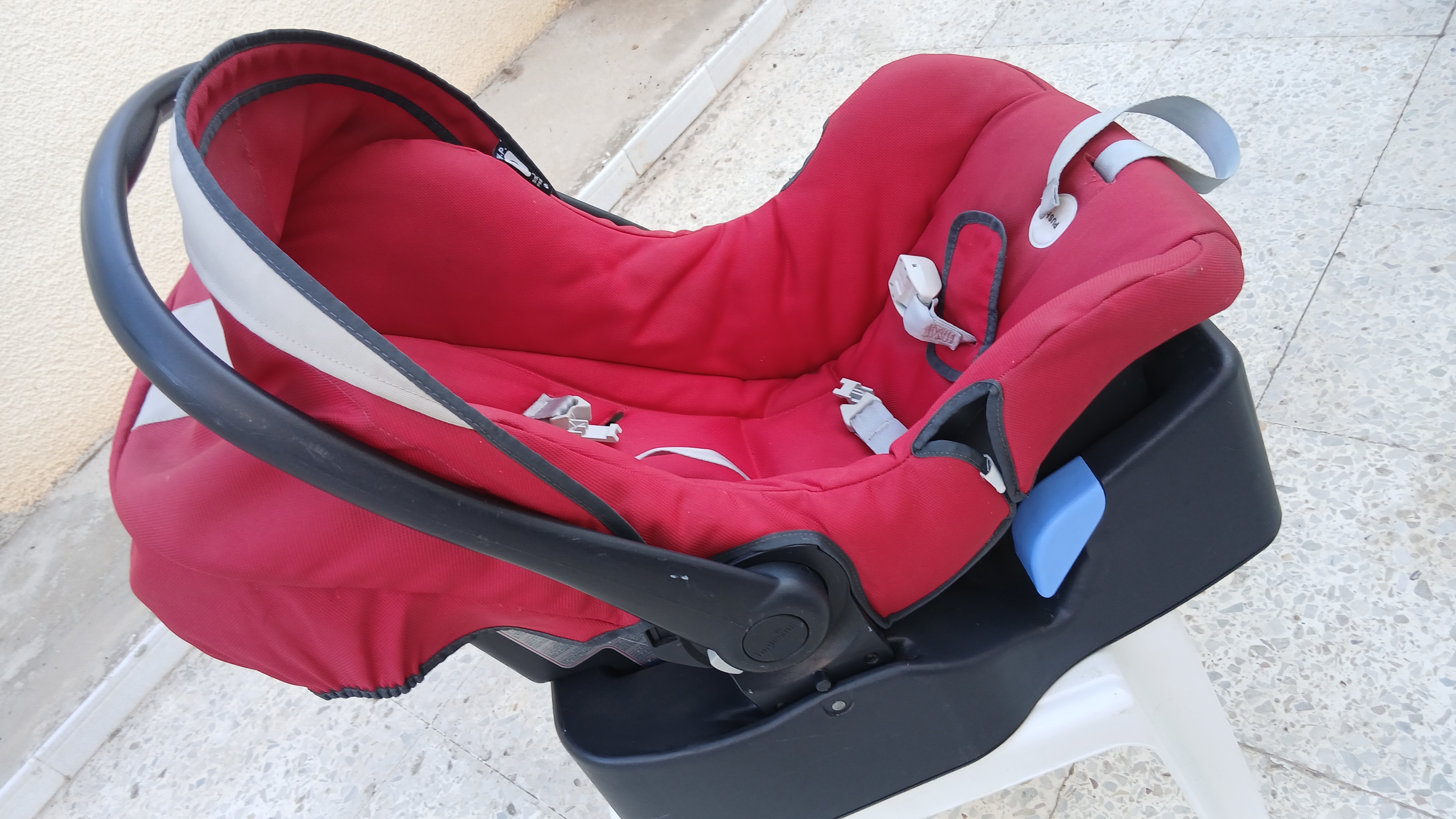 Nouvelle Medina&nbsp;Nouvelle Medina&nbsp;S�curit� du b�b�&nbsp;Autre&nbsp;Si�ge auto presque neuf