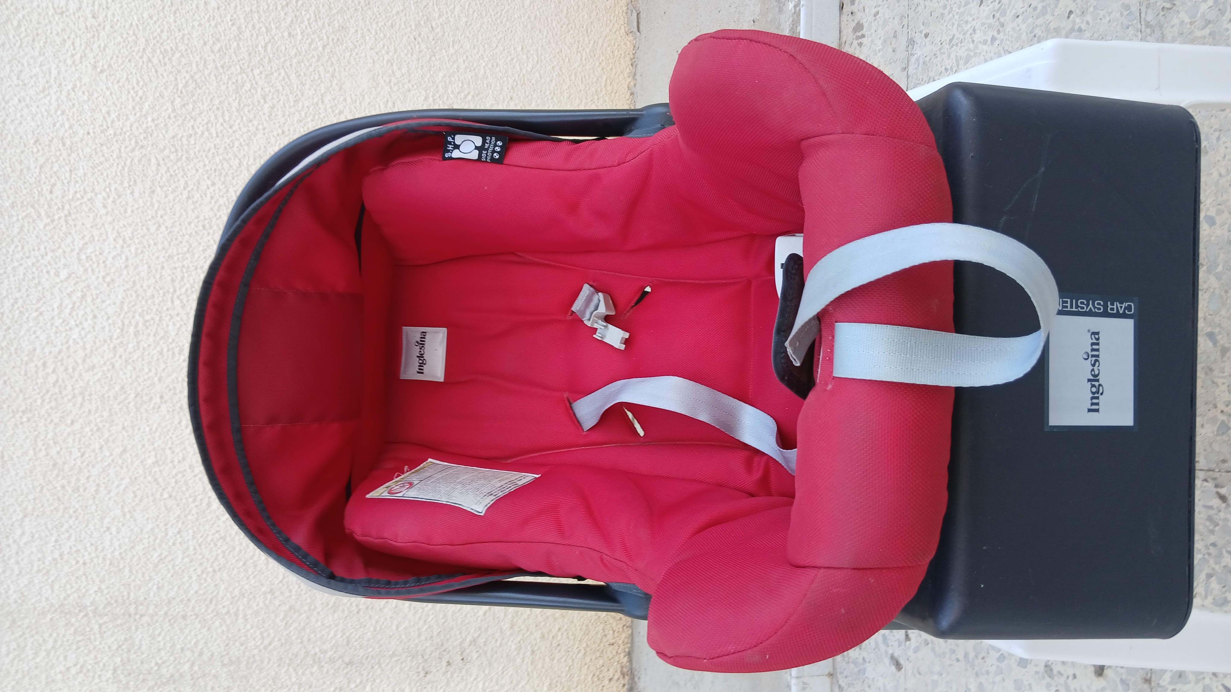 Nouvelle Medina&nbsp;Nouvelle Medina&nbsp;S�curit� du b�b�&nbsp;Autre&nbsp;Si�ge auto presque neuf