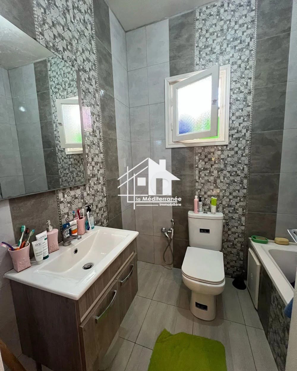 El Menzah&nbsp;El Manar 1&nbsp;Vente&nbsp;Appart. 4 pi�ces&nbsp;Appartement s3 hst situ� au 3�me �tage