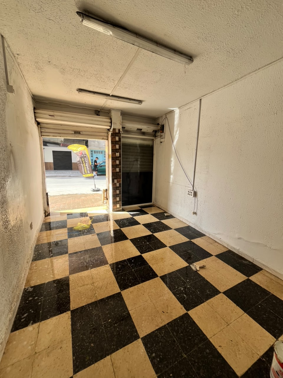 La Soukra&nbsp;Borj Louzir&nbsp;Location&nbsp;Surfaces&nbsp;Local commercial sur rue principale
