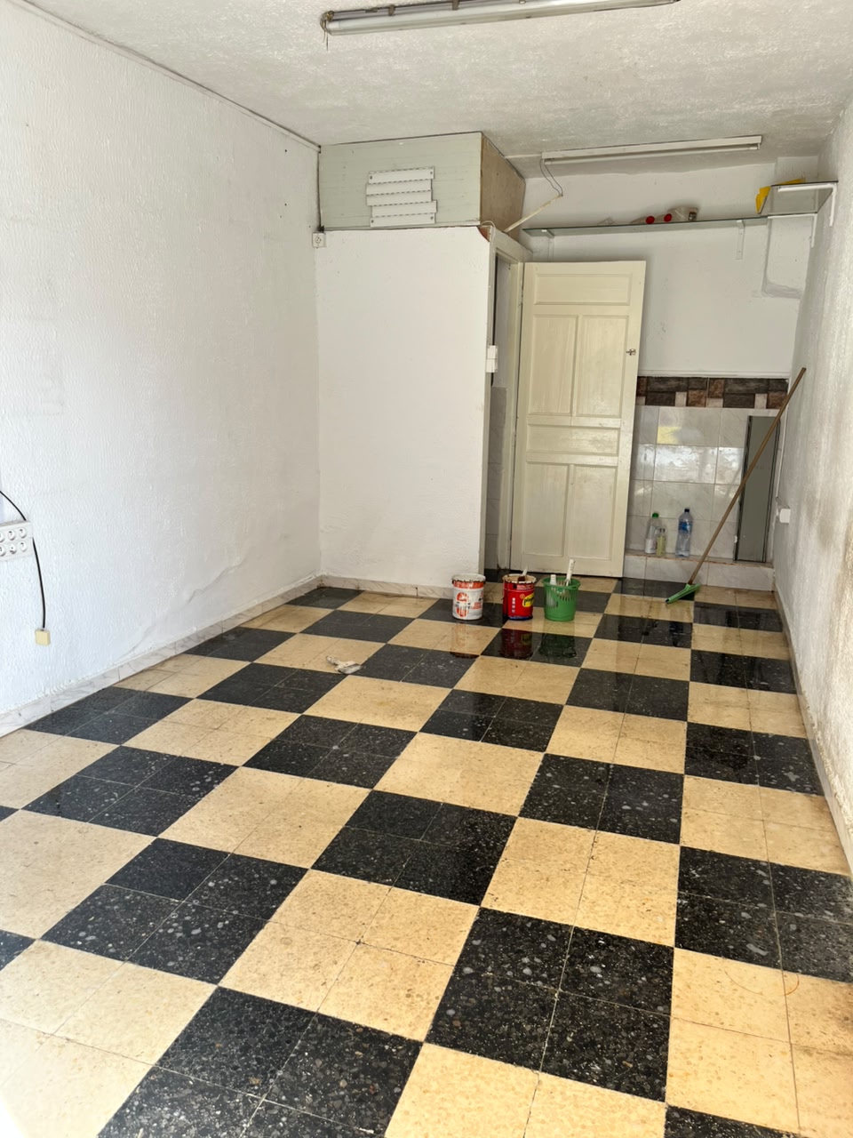 La Soukra&nbsp;Borj Louzir&nbsp;Location&nbsp;Surfaces&nbsp;Local commercial sur rue principale
