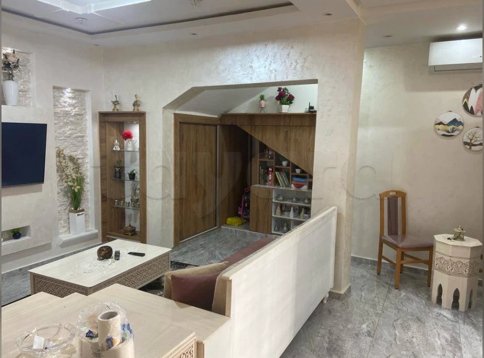 Oued Ellil&nbsp;Oued Ellil&nbsp;Vente&nbsp;Appart. 5 pi�ces+&nbsp;Villa jumel�e a oued ellil