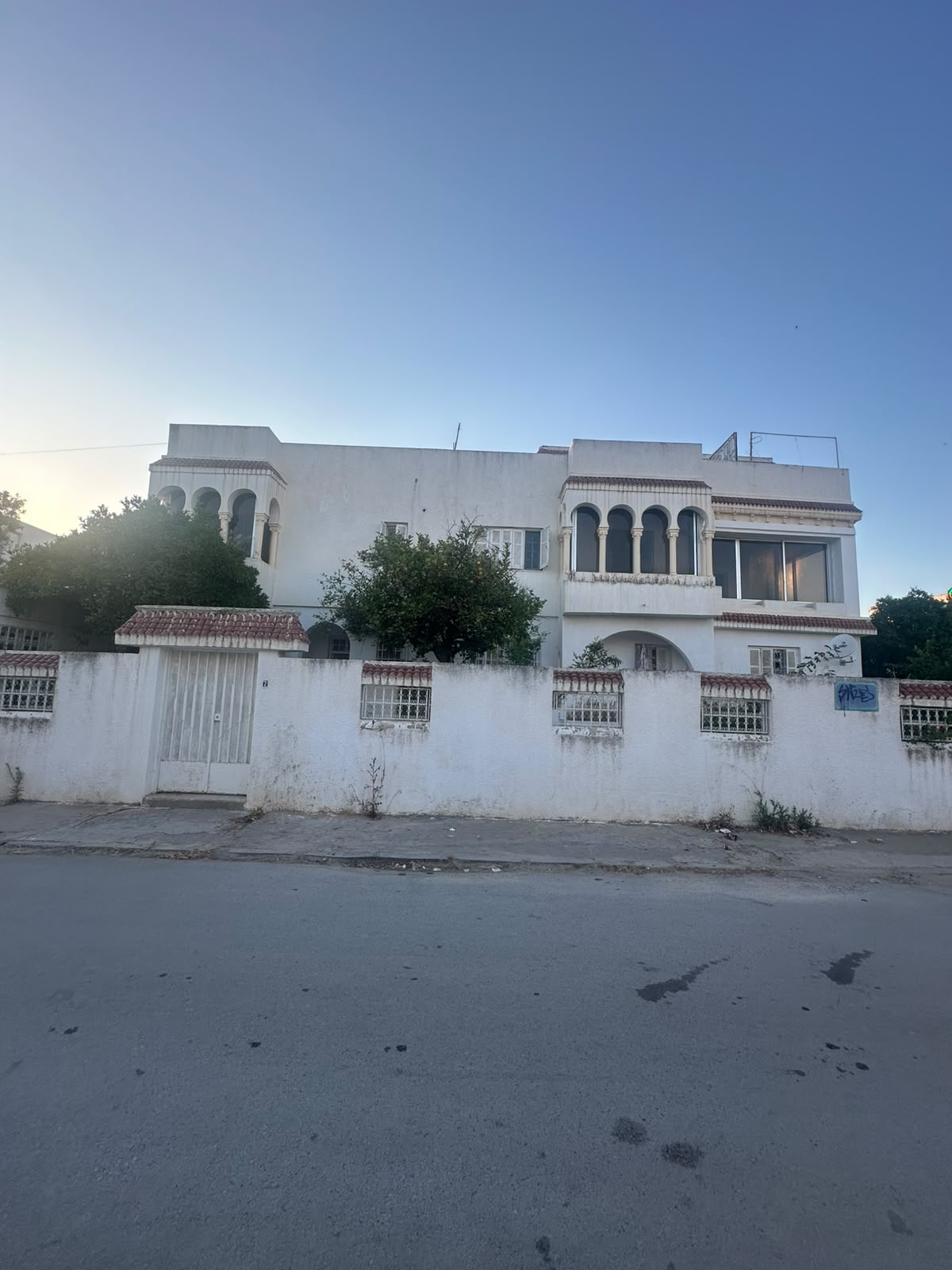 Ariana Ville&nbsp;El Menzah 6&nbsp;Vente&nbsp;Maisons&nbsp;Villa d angle � menzah 6