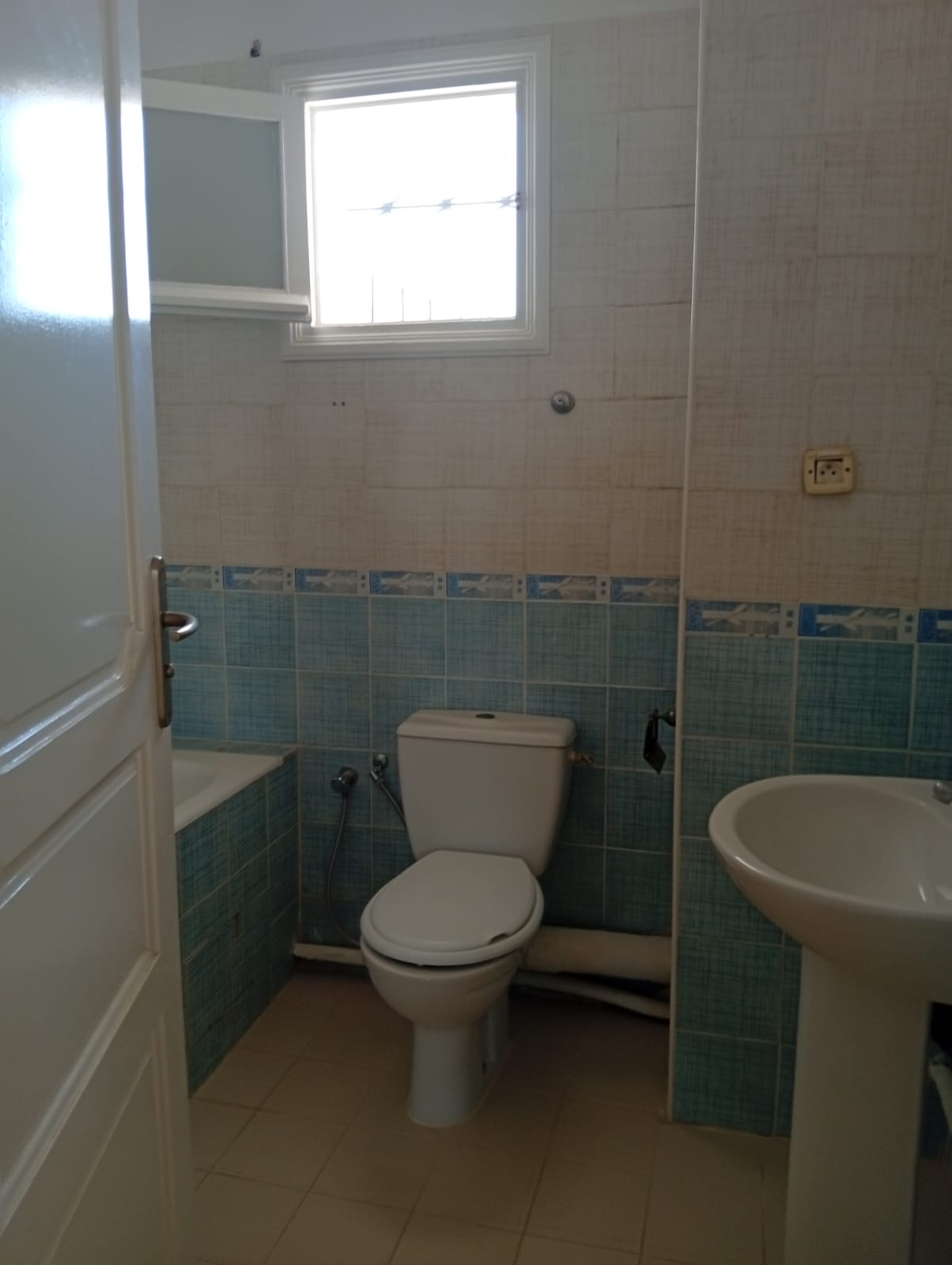 Ain Zaghouan&nbsp;Ain Zaghouan&nbsp;Vente&nbsp;Appart. 4 pi�ces&nbsp;Un appartement s3 � ain zaghwen