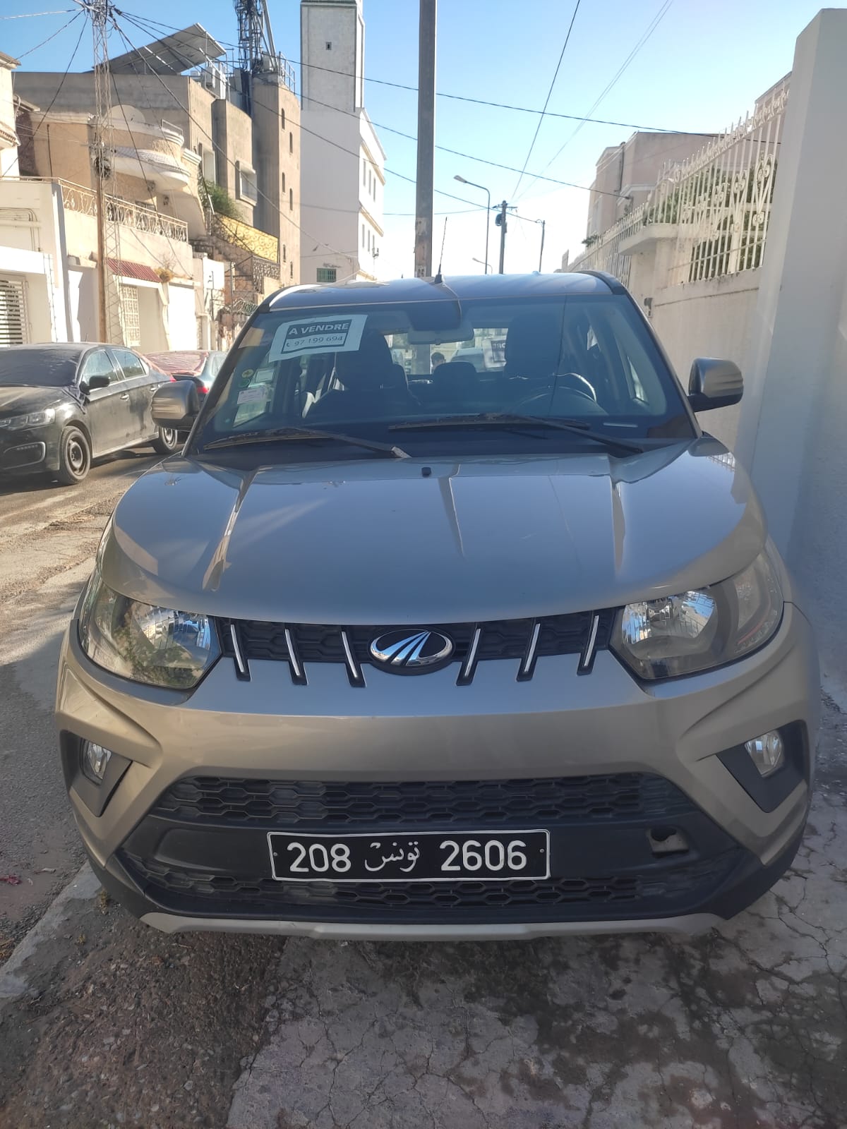 Le Bardo&nbsp;Le Bardo&nbsp;Mahindra&nbsp;Autre Mod�le&nbsp;Mahindra kuv100 k8