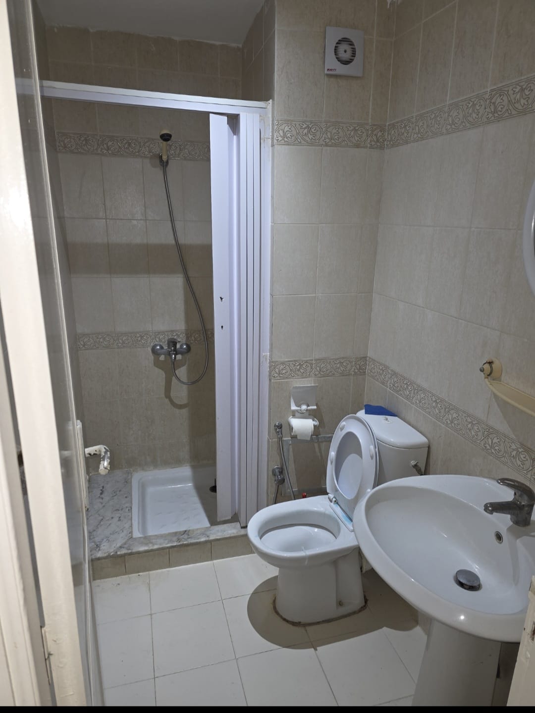 El Menzah&nbsp;El Manar 1&nbsp;Location&nbsp;Appart. 1 pi�ce&nbsp;Studio s0 meubl� manar1 tr�s propre