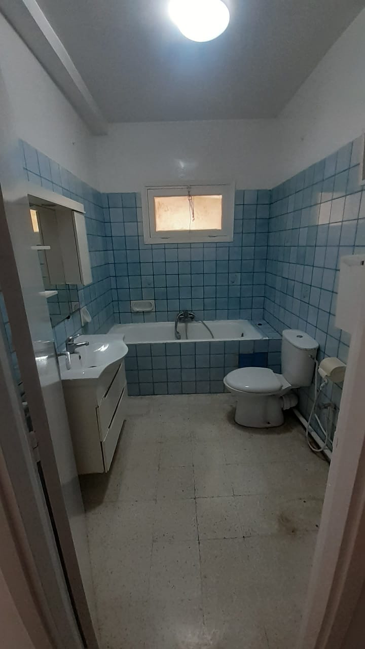 El Menzah&nbsp;El Manar 1&nbsp;Location&nbsp;Appart. 3 pi�ces&nbsp;Appartement s3 1er �tage manar1 c�t� monoprix