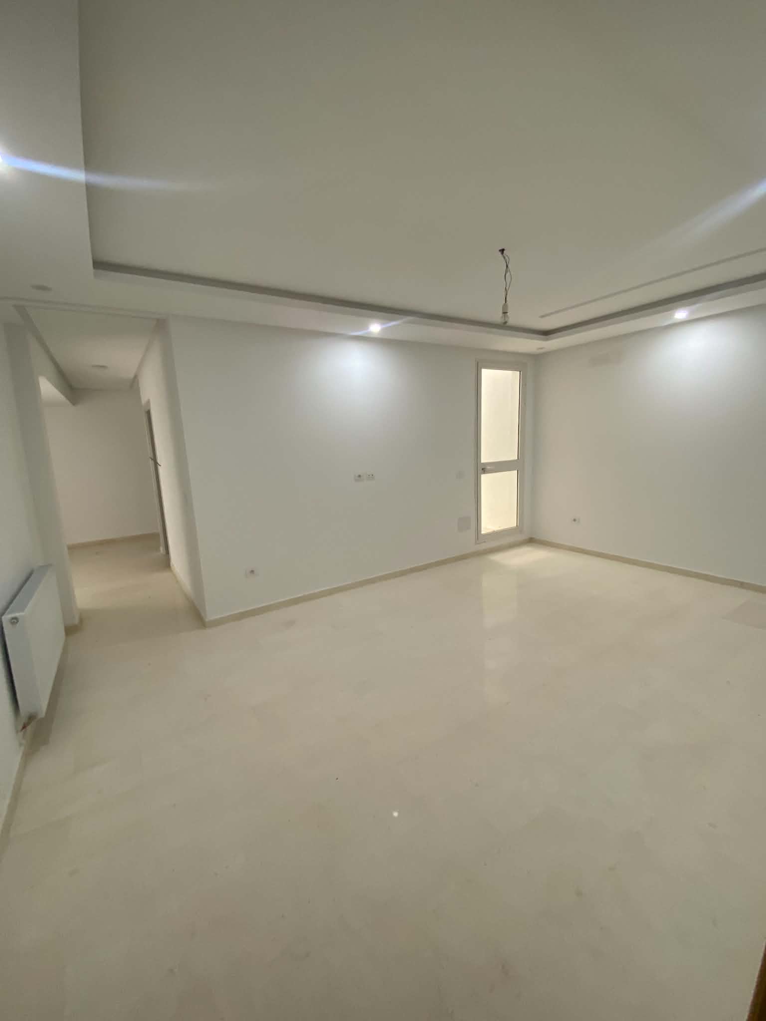 La Marsa&nbsp;Cite Bhar Lazreg&nbsp;Location&nbsp;Appart. 2 pi�ces&nbsp;Des s plus 2 neuf bureautiques
