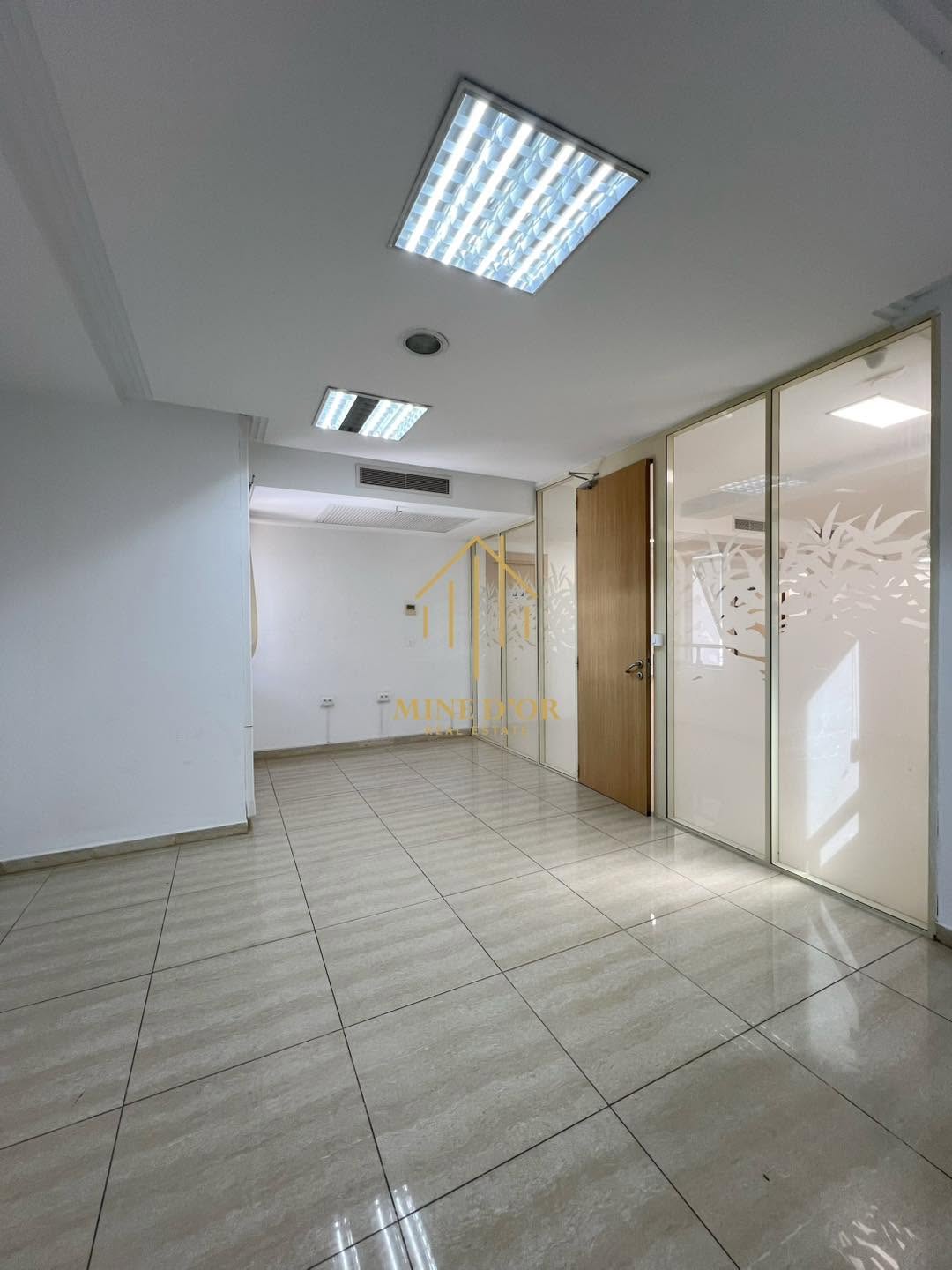 Cite El Khadra&nbsp;Zone urbaine nord&nbsp;Bureaux & Commerces&nbsp;Bureau&nbsp;Plateau haut standing 430m au centre urbain nord