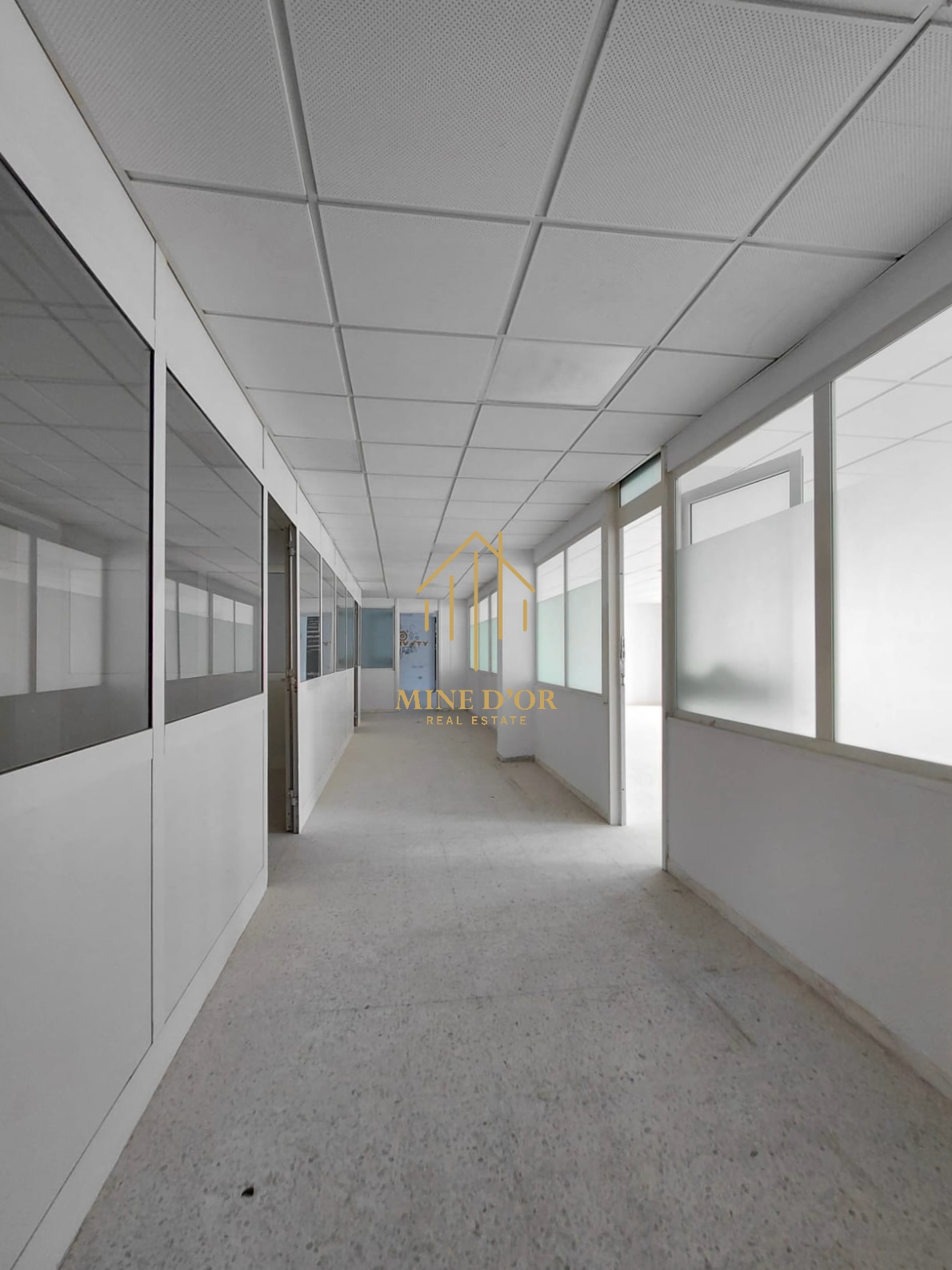 La Soukra&nbsp;Charguia 2&nbsp;Bureaux & Commerces&nbsp;Bureau&nbsp;Plateau avec entr�e ind�pendante � charguia 2