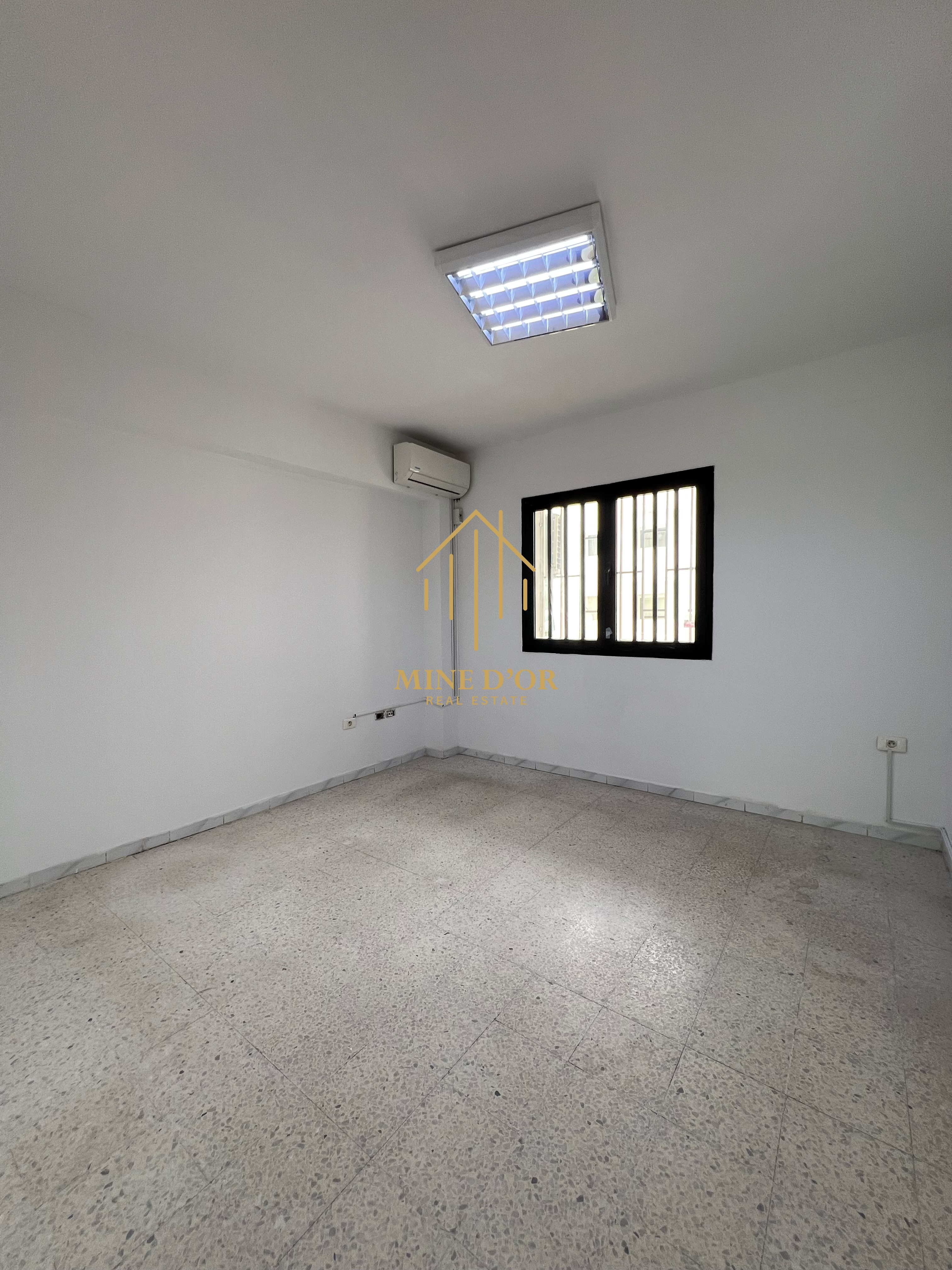 Bab Bhar&nbsp;Montplaisir&nbsp;Bureaux & Commerces&nbsp;Bureau&nbsp;Bureau en 4 espaces � montplaisir