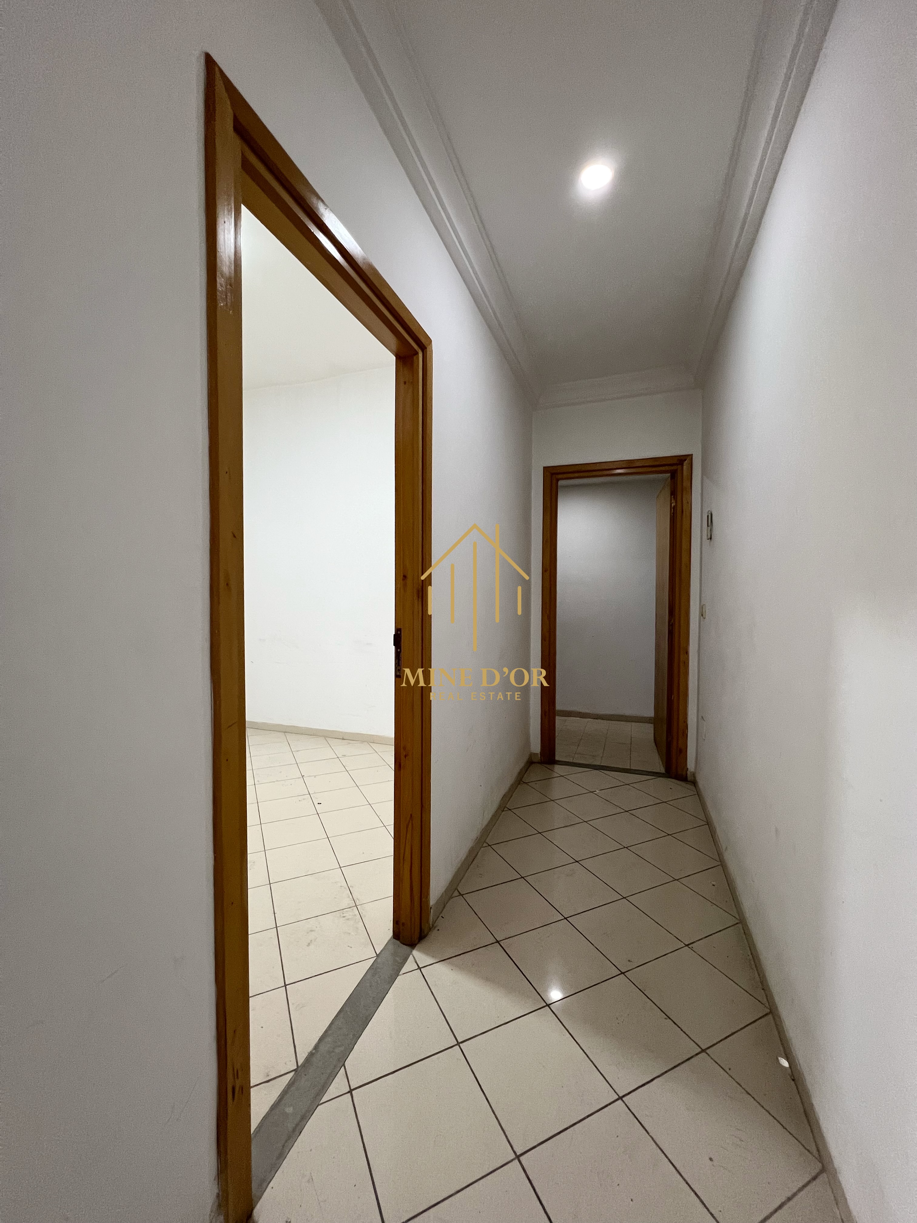 Bab Bhar&nbsp;Montplaisir&nbsp;Bureaux & Commerces&nbsp;Bureau&nbsp;Bureau hall plus deux bureaux � montplaisir